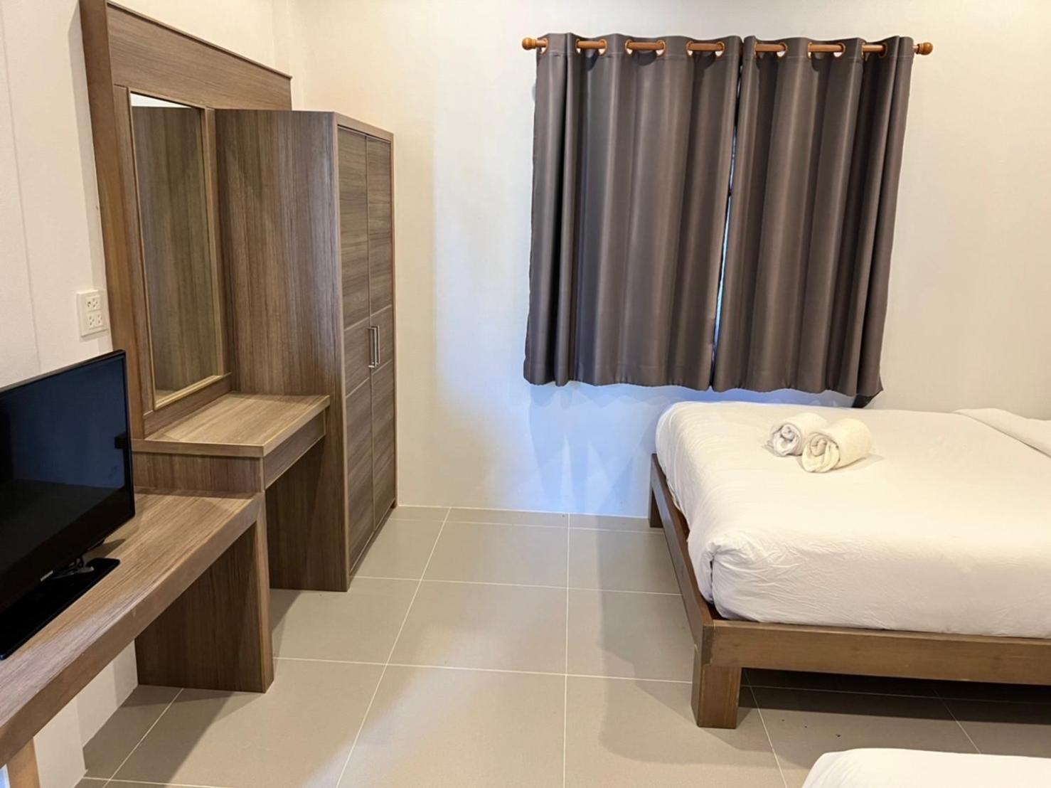 Mac's Bay Resort