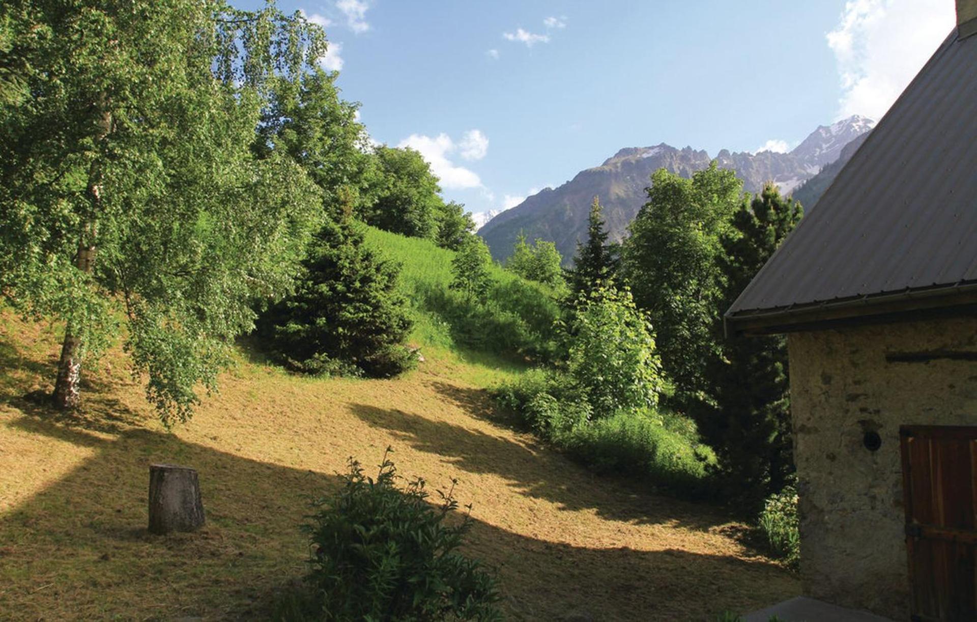Le Pont de l' Alp view 3