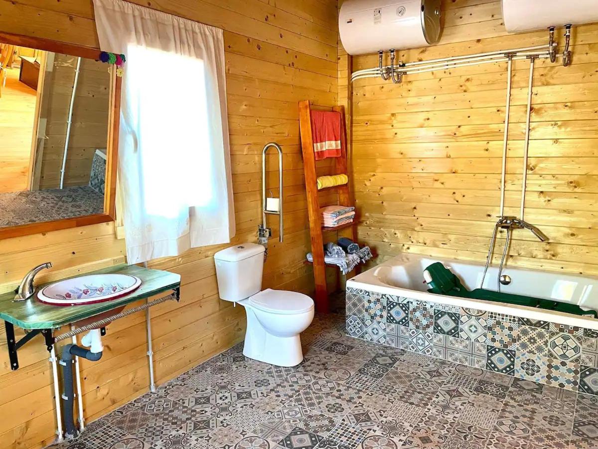 Dos VILLAS ENTRE CIERVOS Y CERVANTES