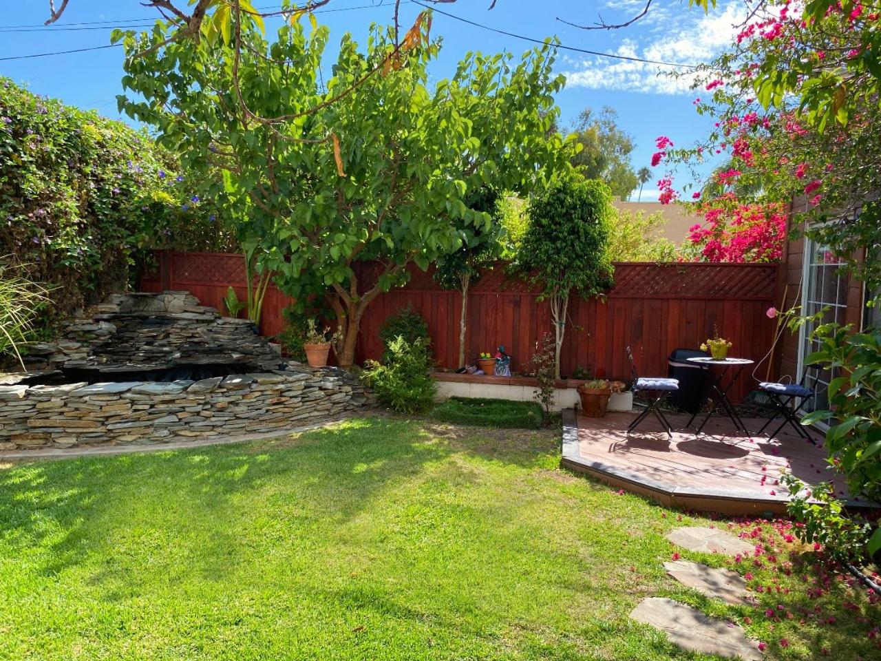 COZY 2 BEDROOM GUESTHOUSE IN BEVERLY HILLS