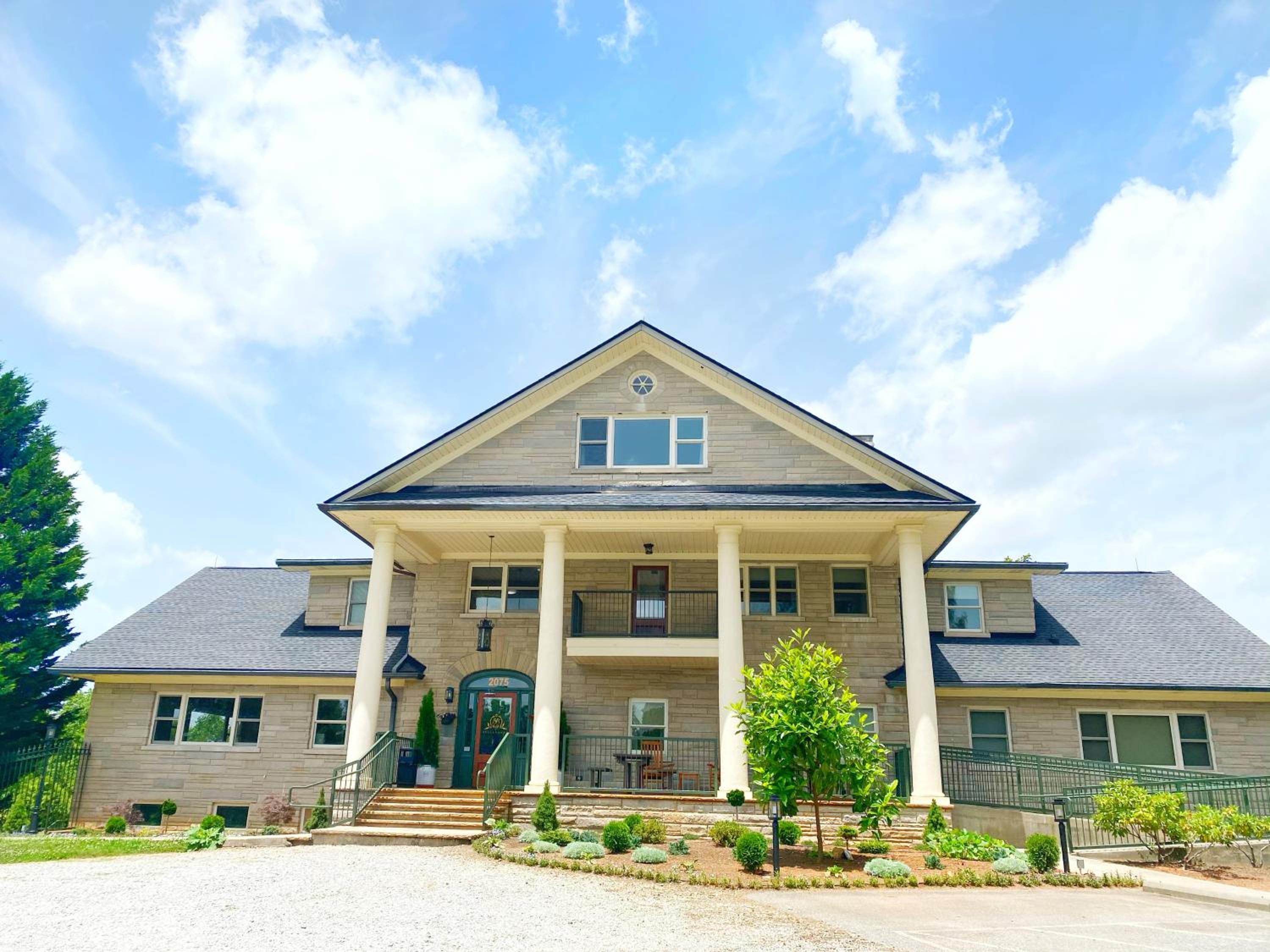 SKYLARANNA Resort & SPA