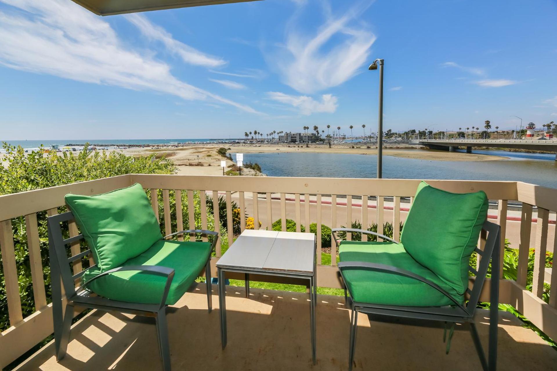G32 - Harbor Cottage - On-the-Sand