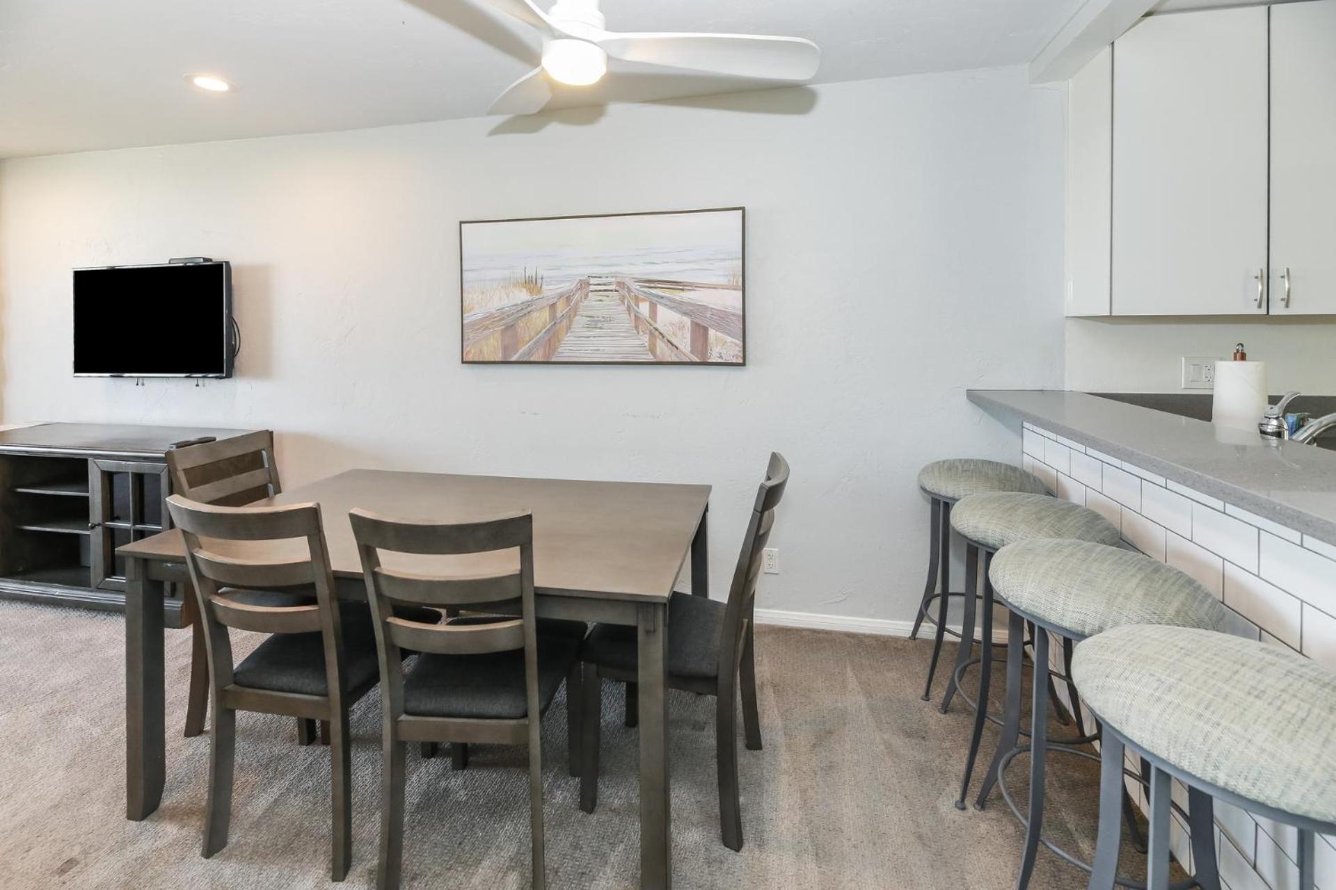 G32 - Harbor Cottage - On-the-Sand