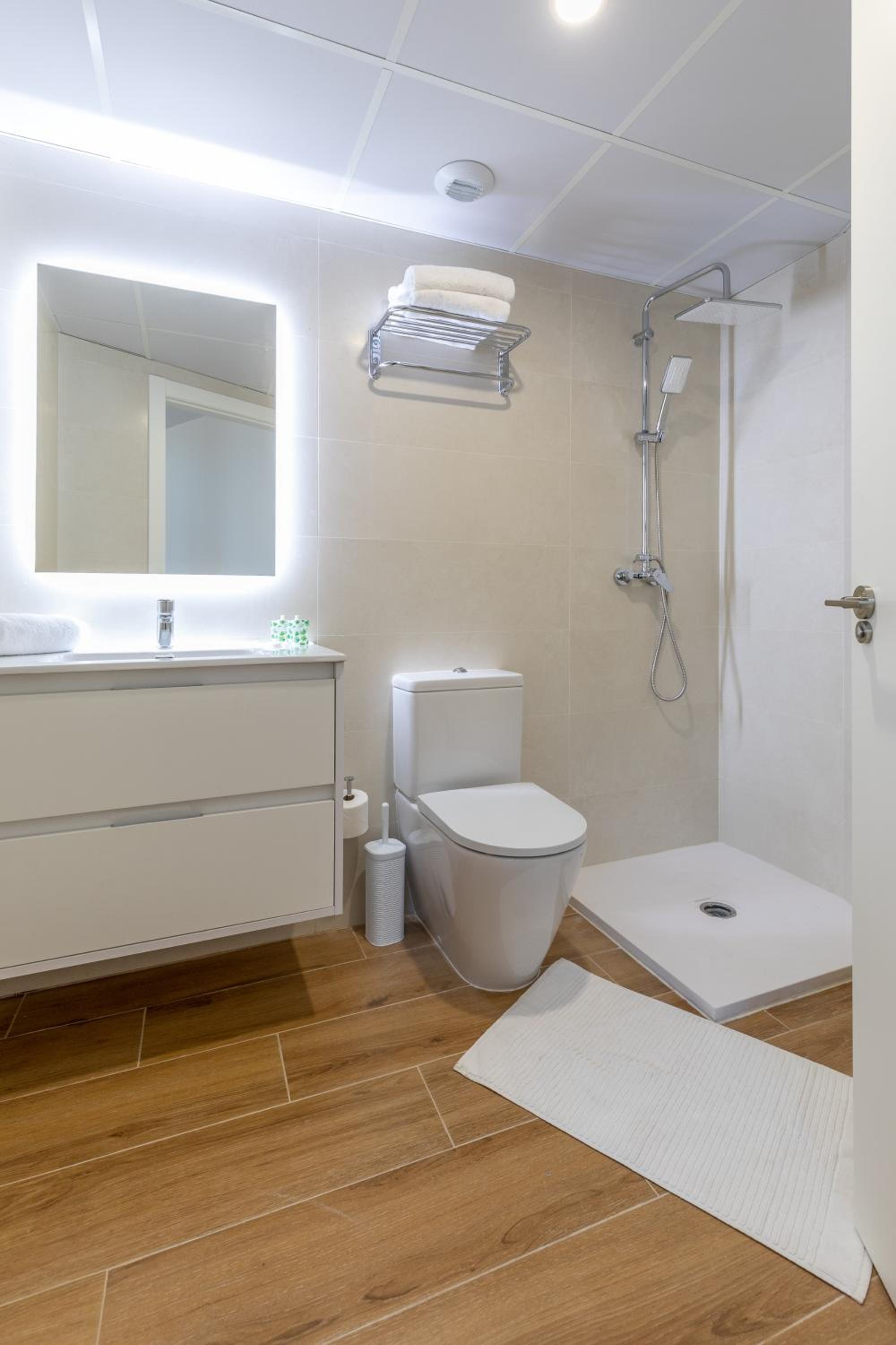 Travel Habitat Alameda Suites.