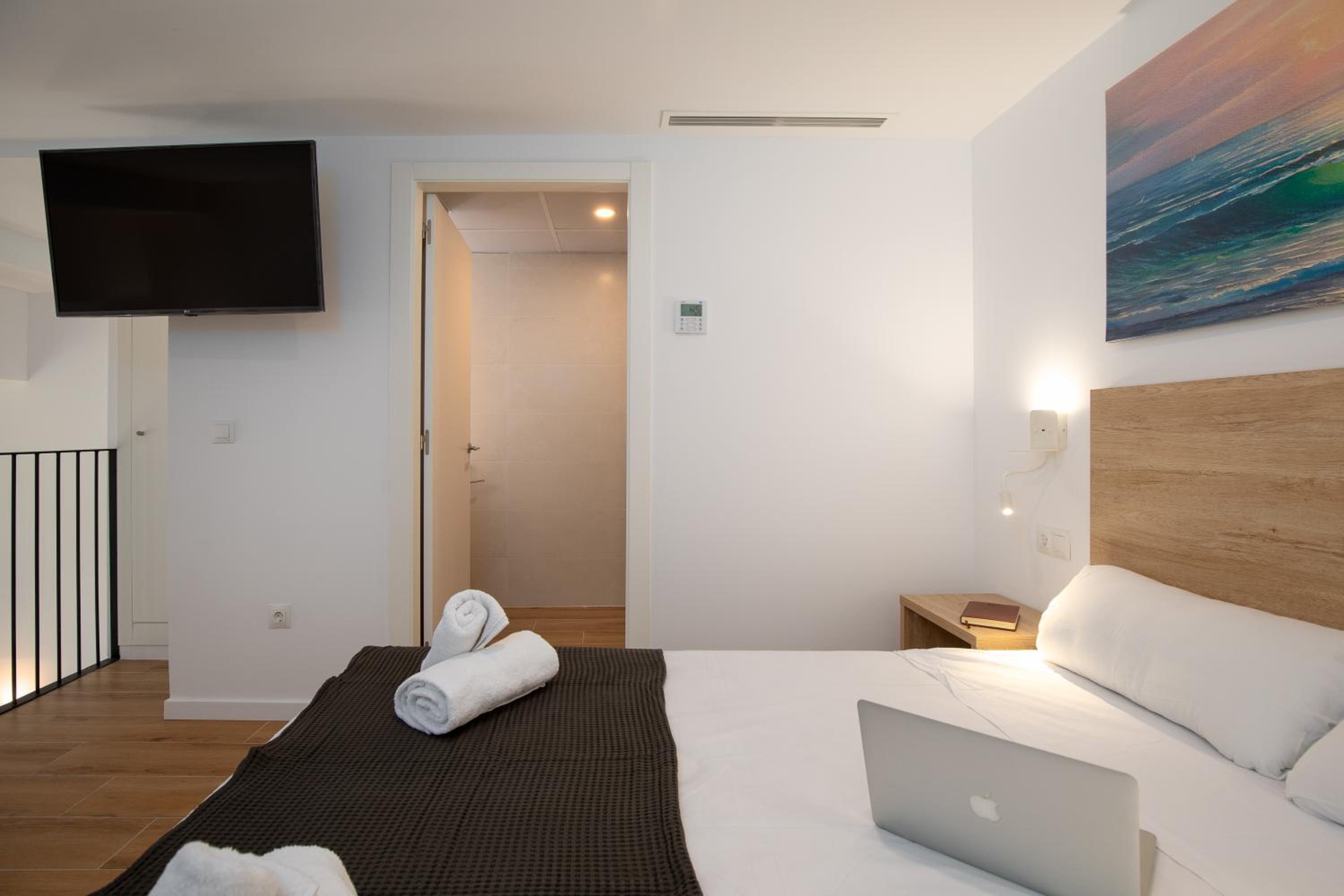 Travel Habitat Alameda Suites.
