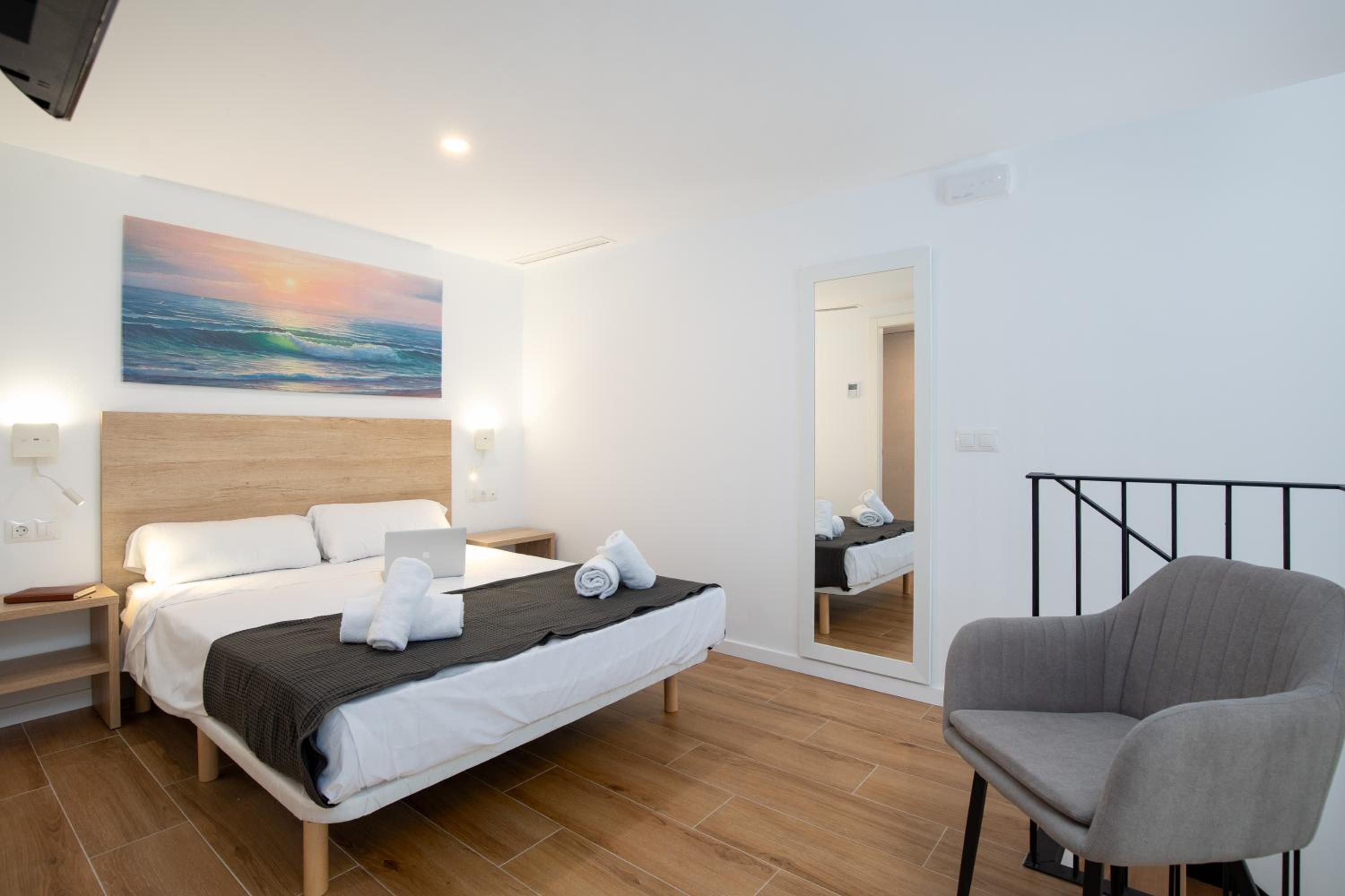 Travel Habitat Alameda Suites.