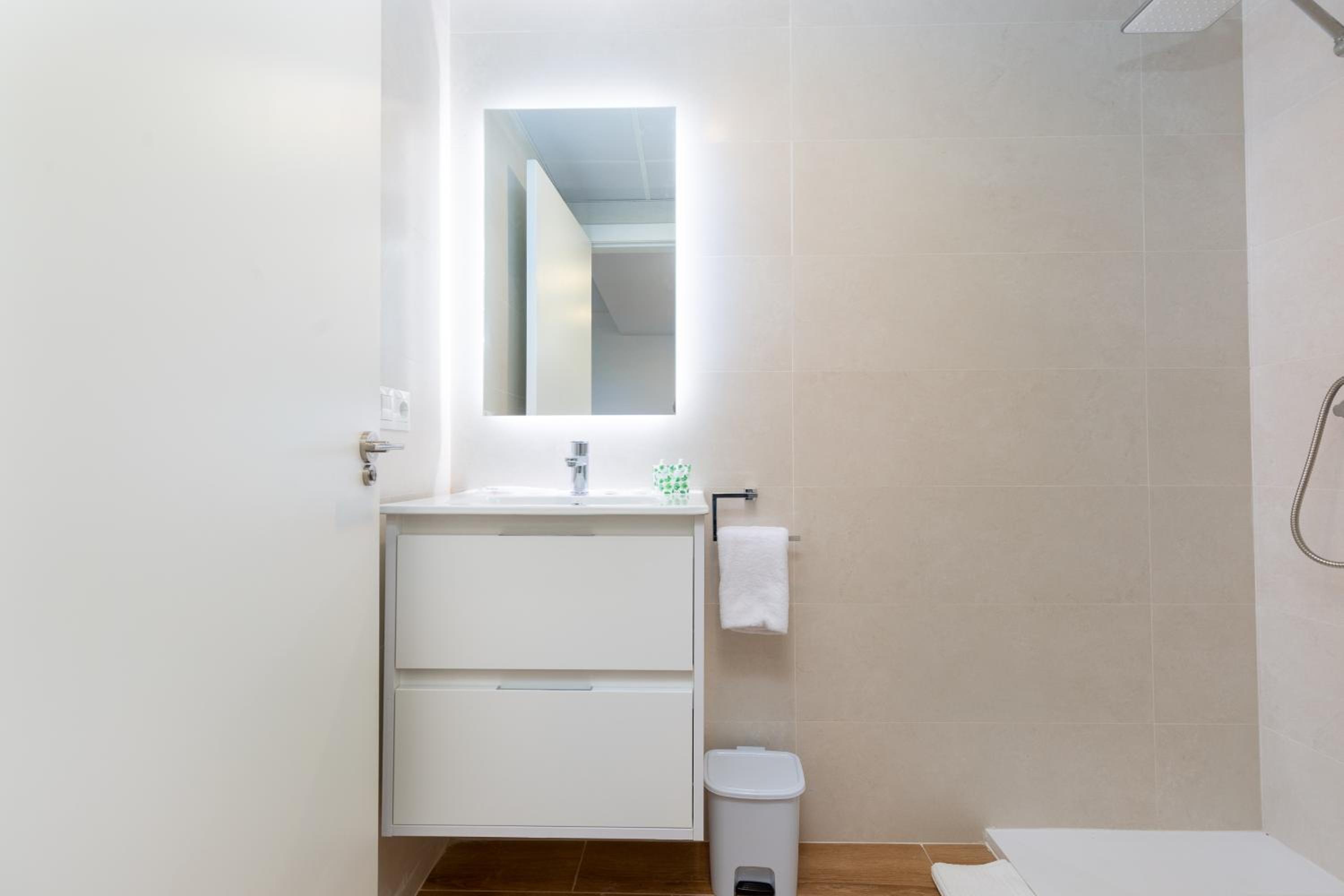Travel Habitat Alameda Suites.