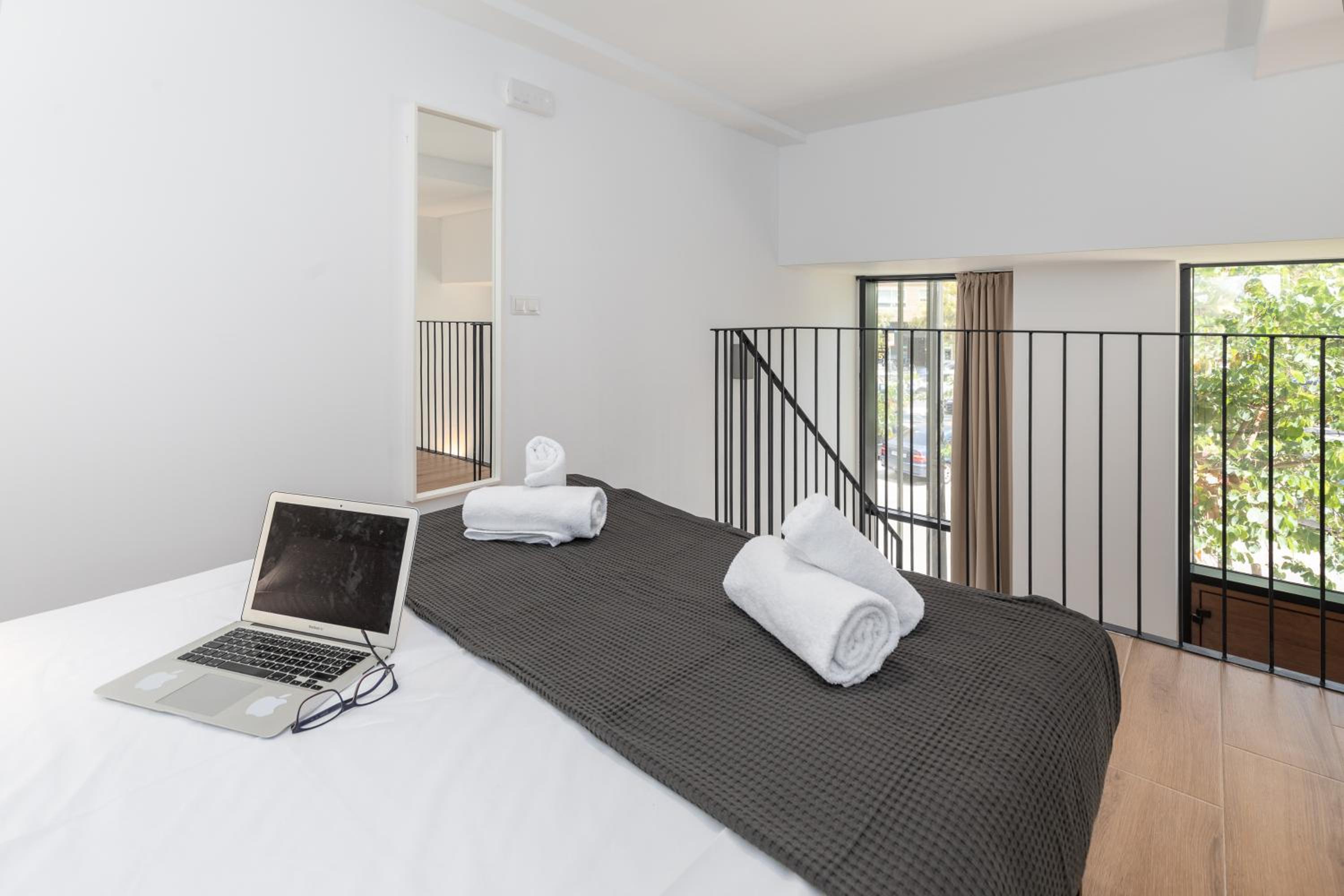 Travel Habitat Alameda Suites.