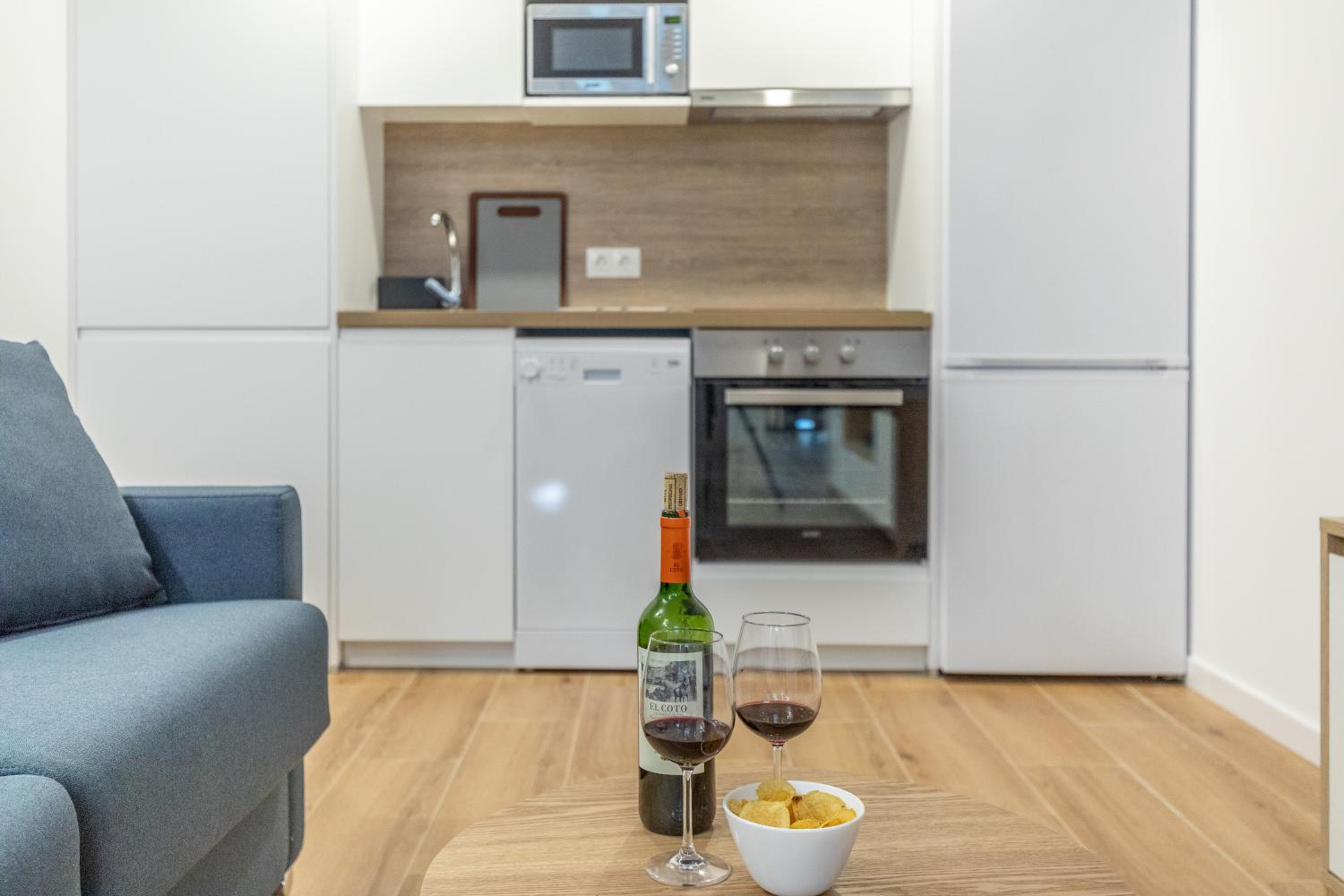 Travel Habitat Alameda Suites.