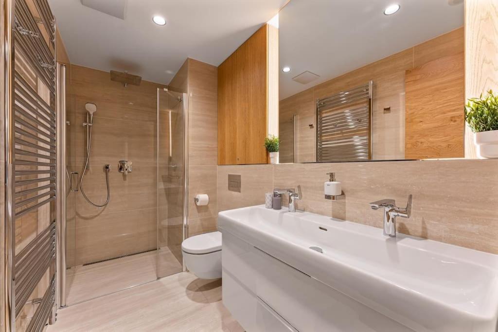 Residence Koubek - Útulný apartmán s výhledem a parkováním