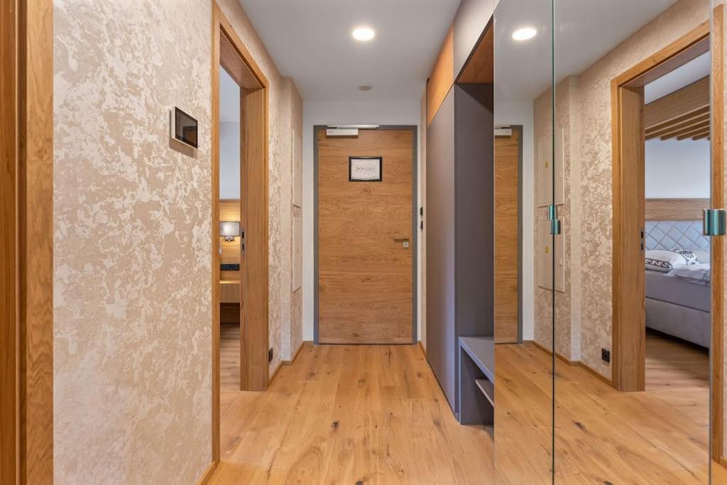 Residence Koubek - Útulný apartmán s výhledem a parkováním