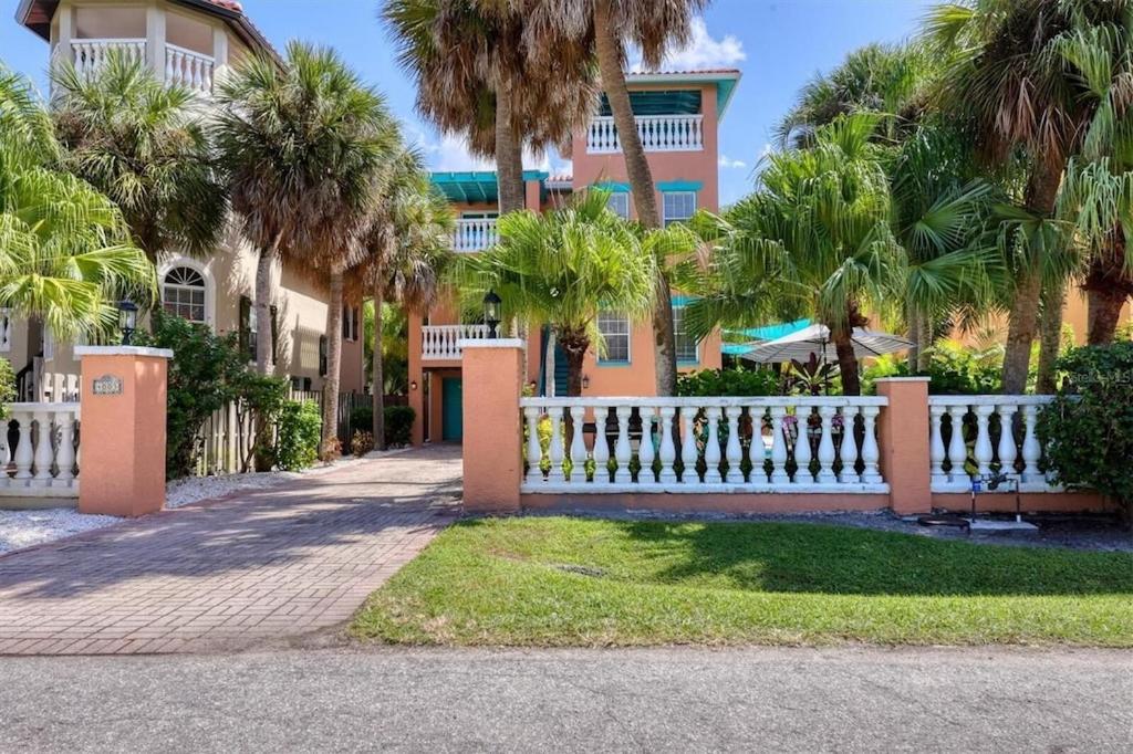 Tropical luxury pool home by the beach with roof top lounge centrally located on Anna Maria Island view 4
