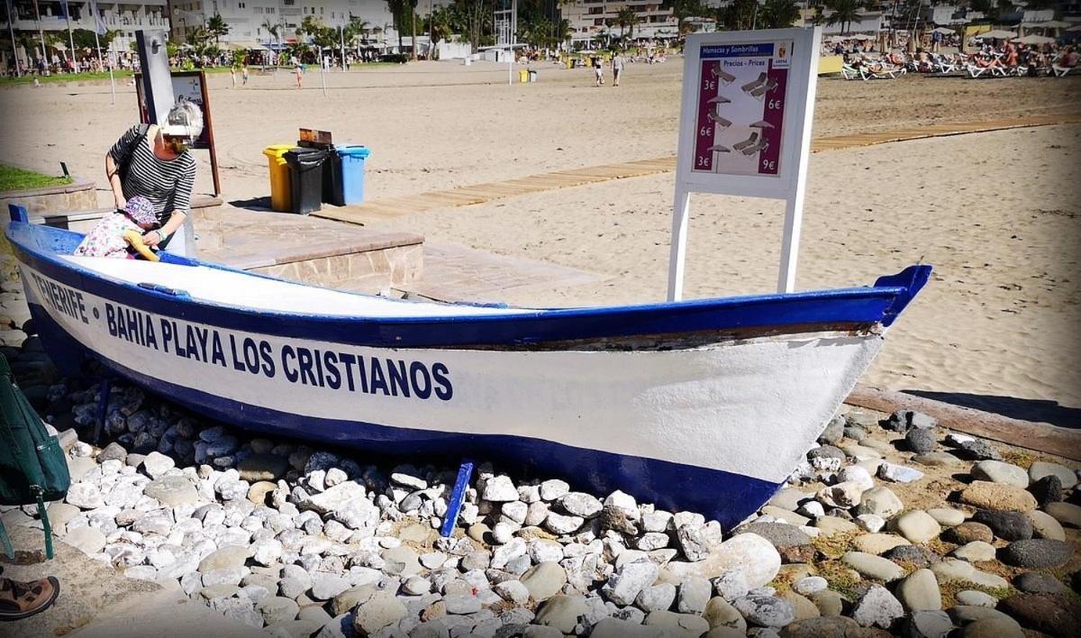 Luminoso y bonito apartamento con piscina en frente del mar