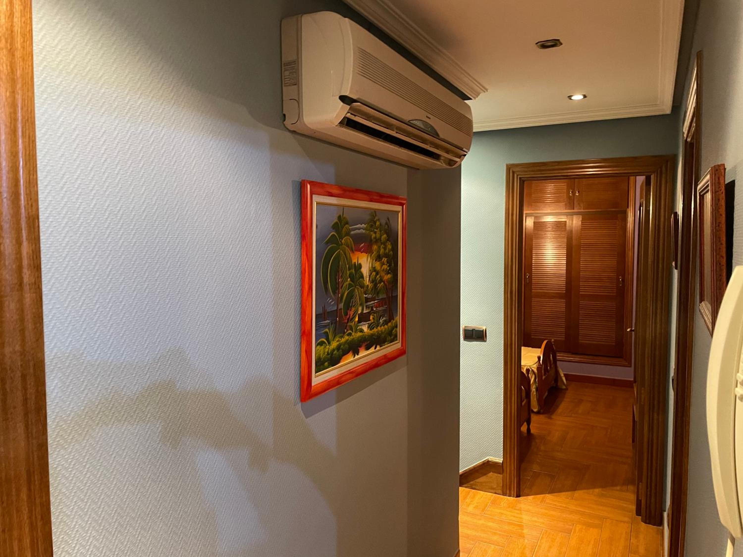 Casa espaciosa con sala de juntas