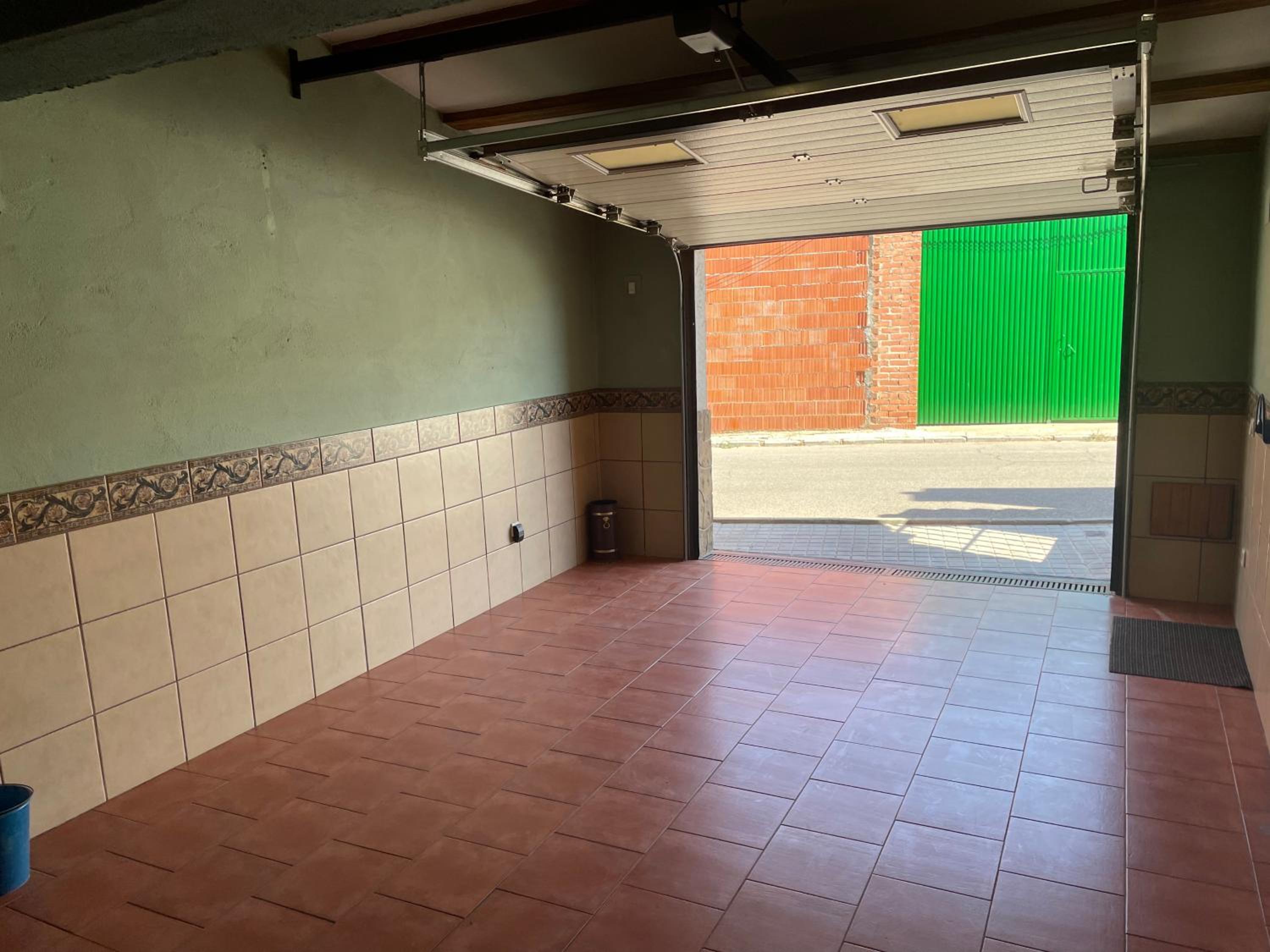 Casa espaciosa con sala de juntas
