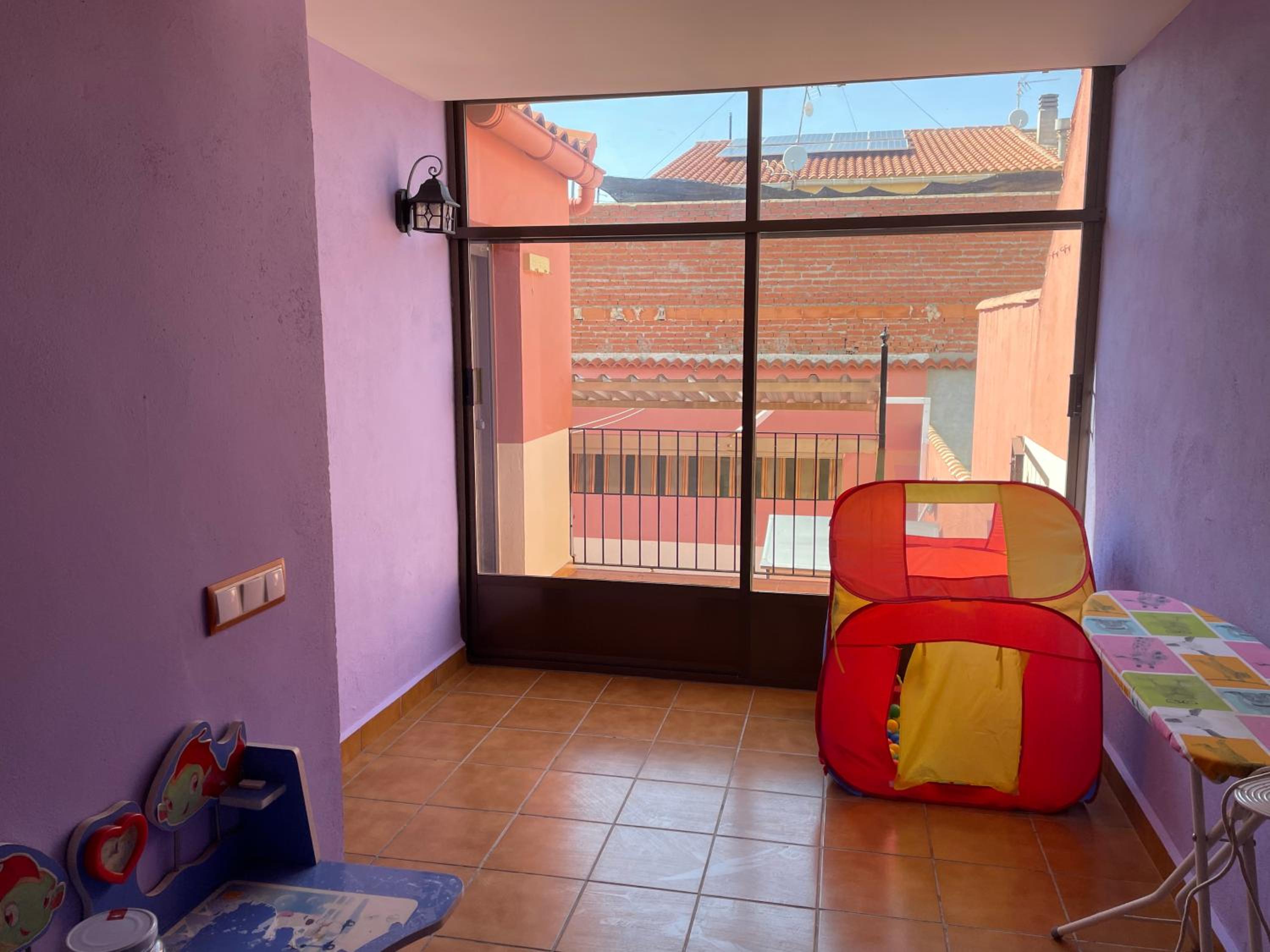 Casa espaciosa con sala de juntas