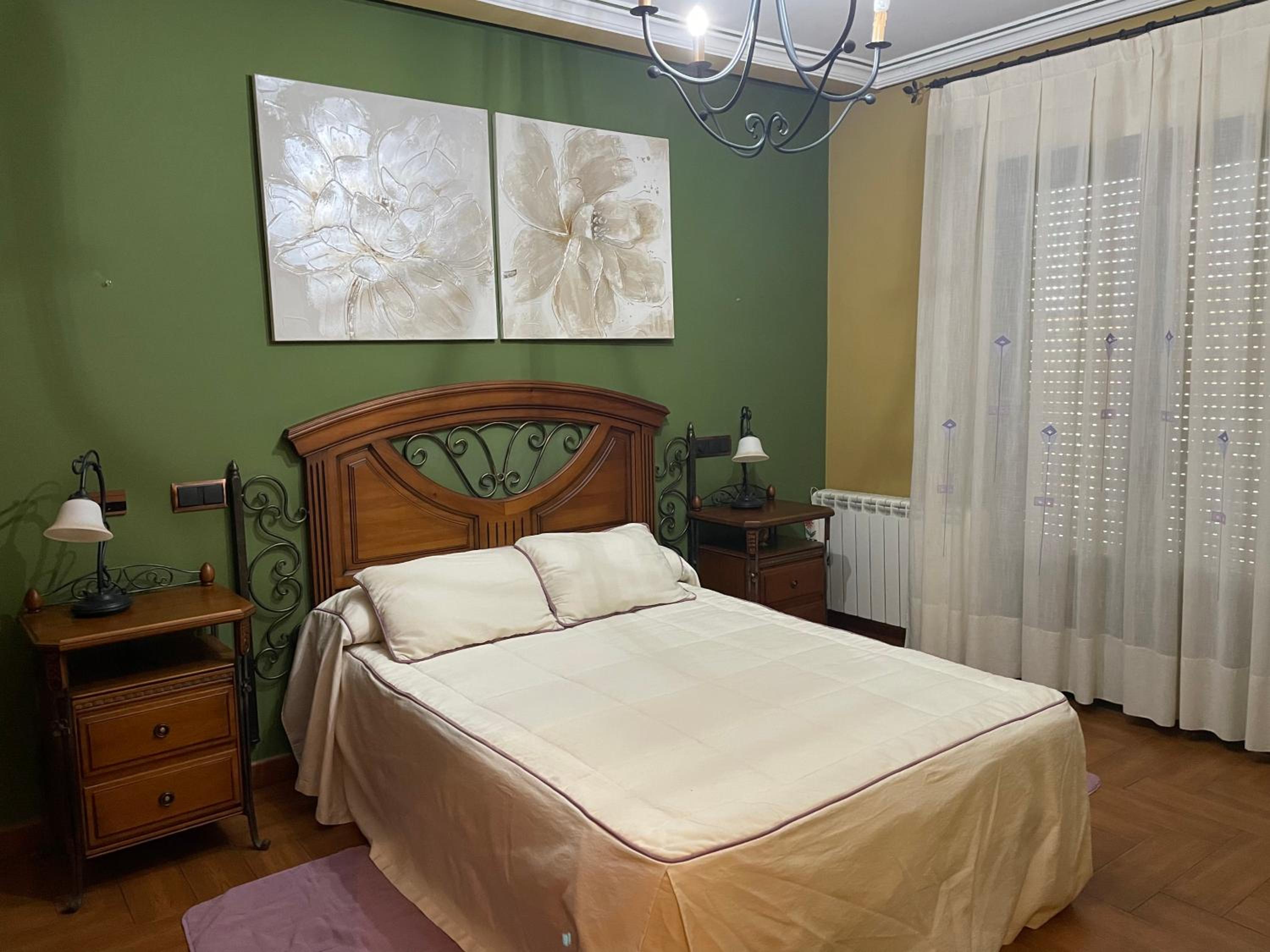 Casa espaciosa con sala de juntas