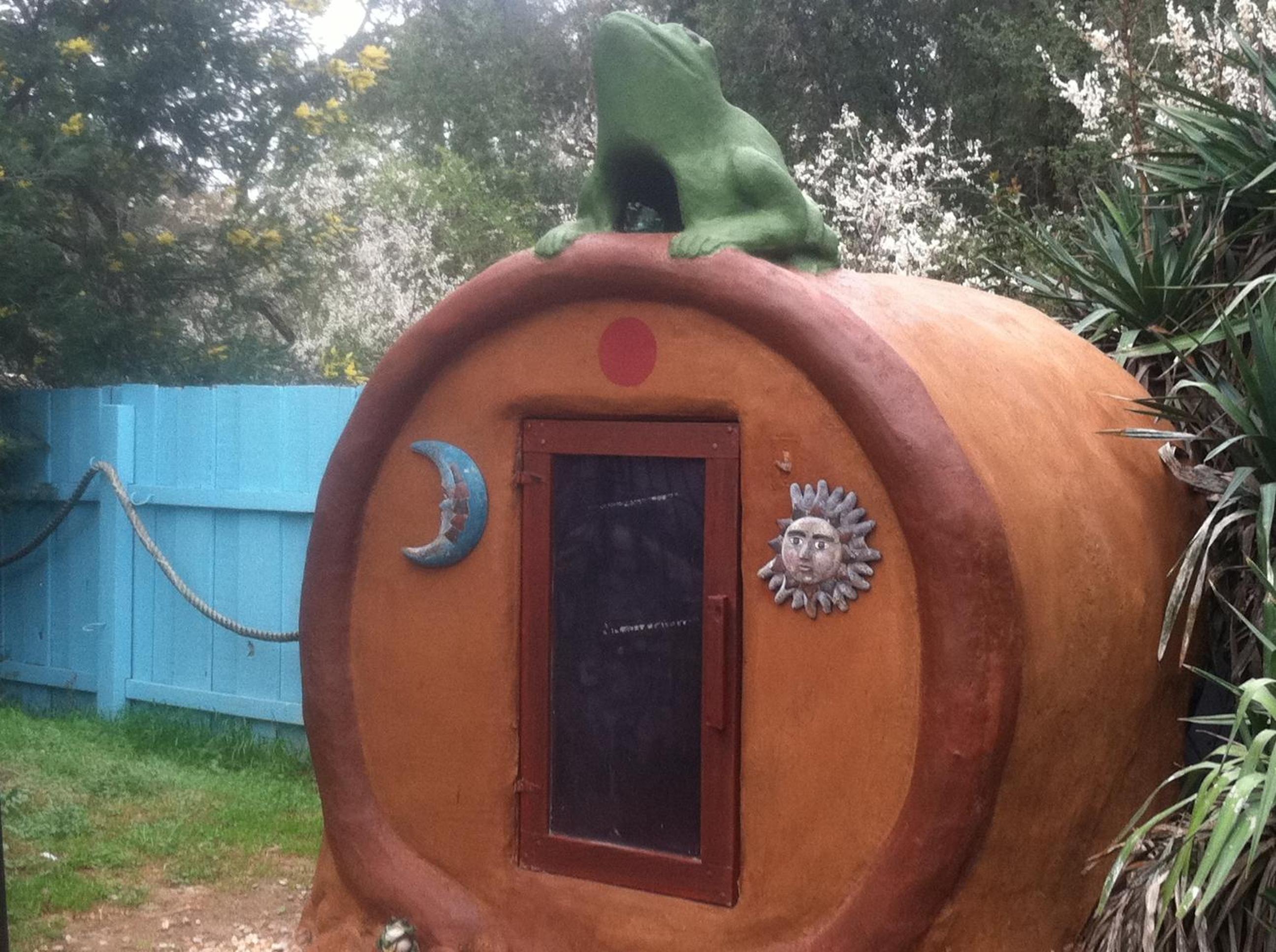 Hobbit Hut