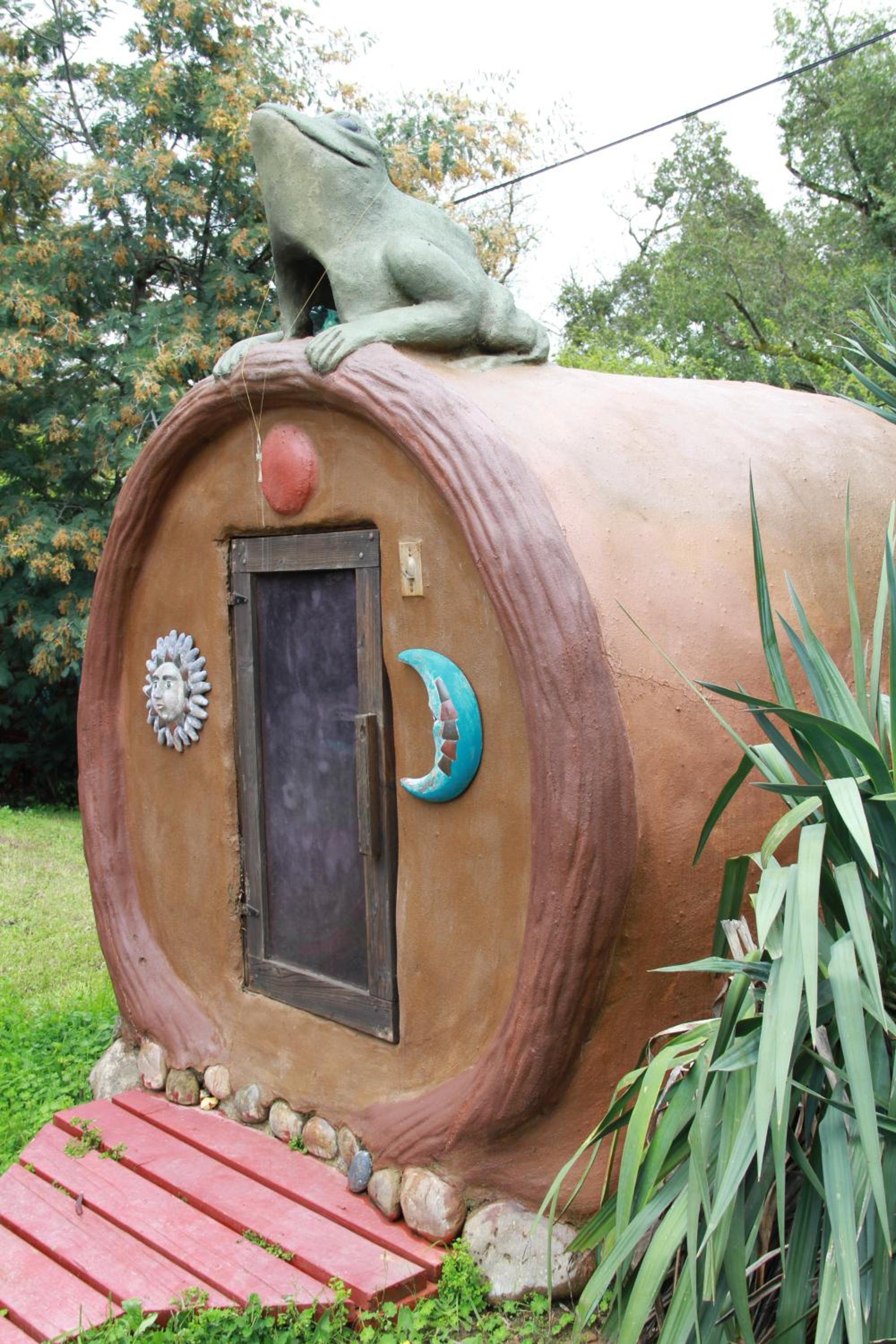 Hobbit Hut