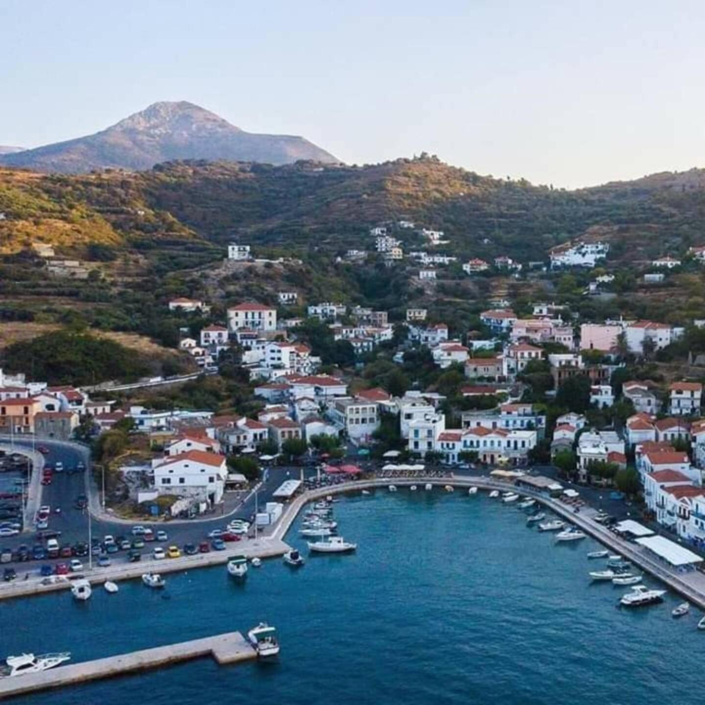 Ikaria - Evdilos village , Katsirifos view 2