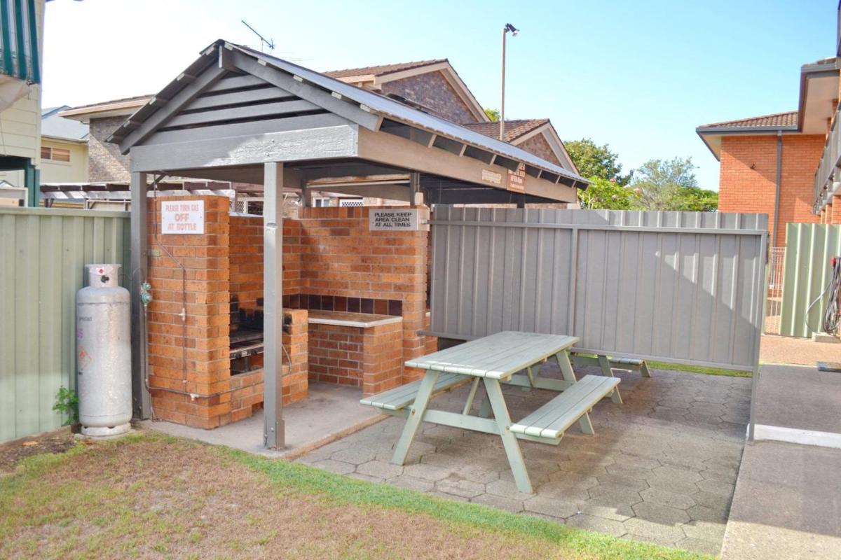 Cameo Court 1 view 5