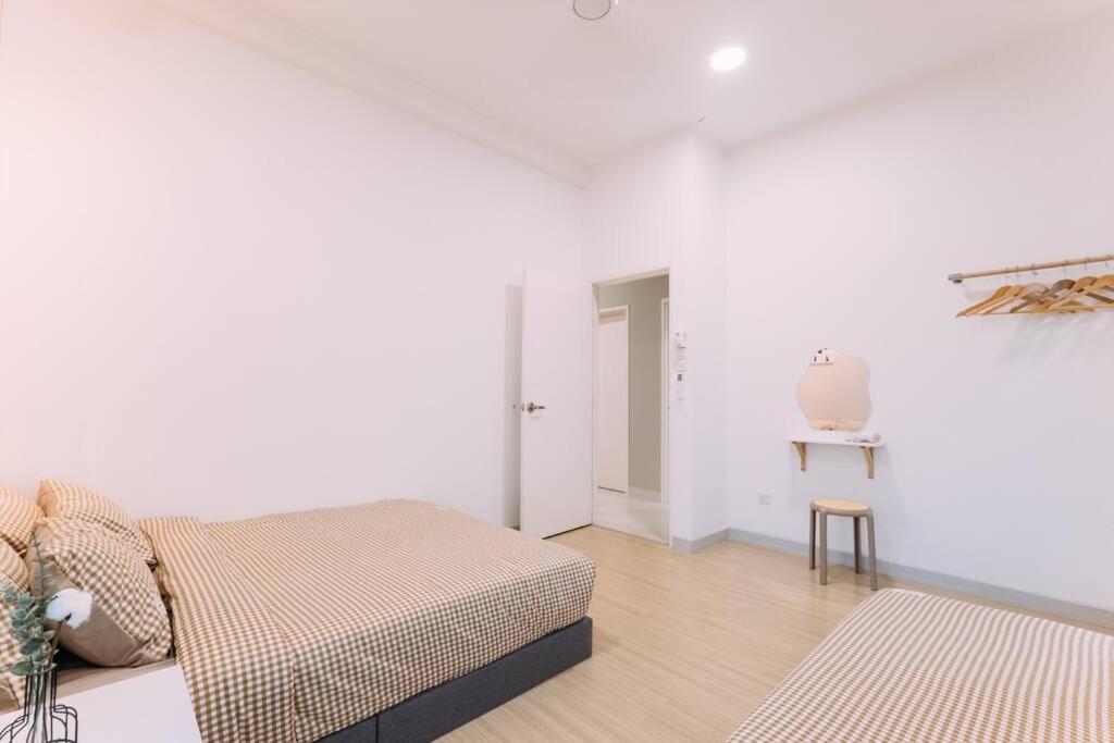 NEW! French Style 3BR 8pax Mytown Sunway Velocity