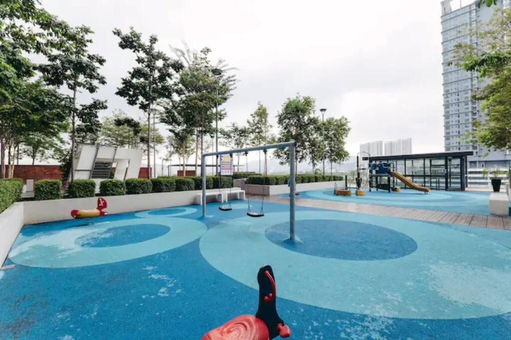 NEW! French Style 3BR 8pax Mytown Sunway Velocity