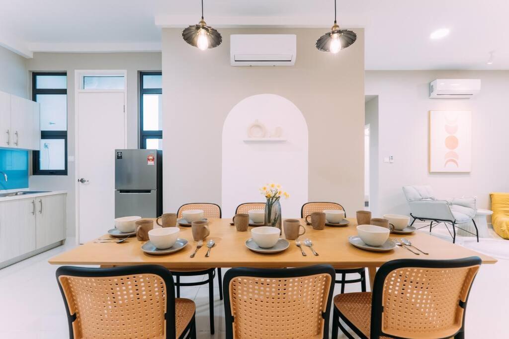 NEW! French Style 3BR 8pax Mytown Sunway Velocity