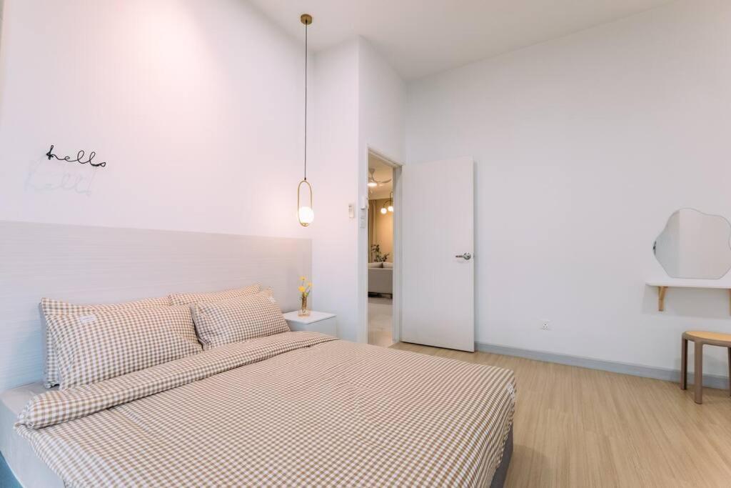 NEW! French Style 3BR 8pax Mytown Sunway Velocity