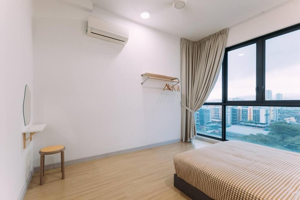 NEW! French Style 3BR 8pax Mytown Sunway Velocity