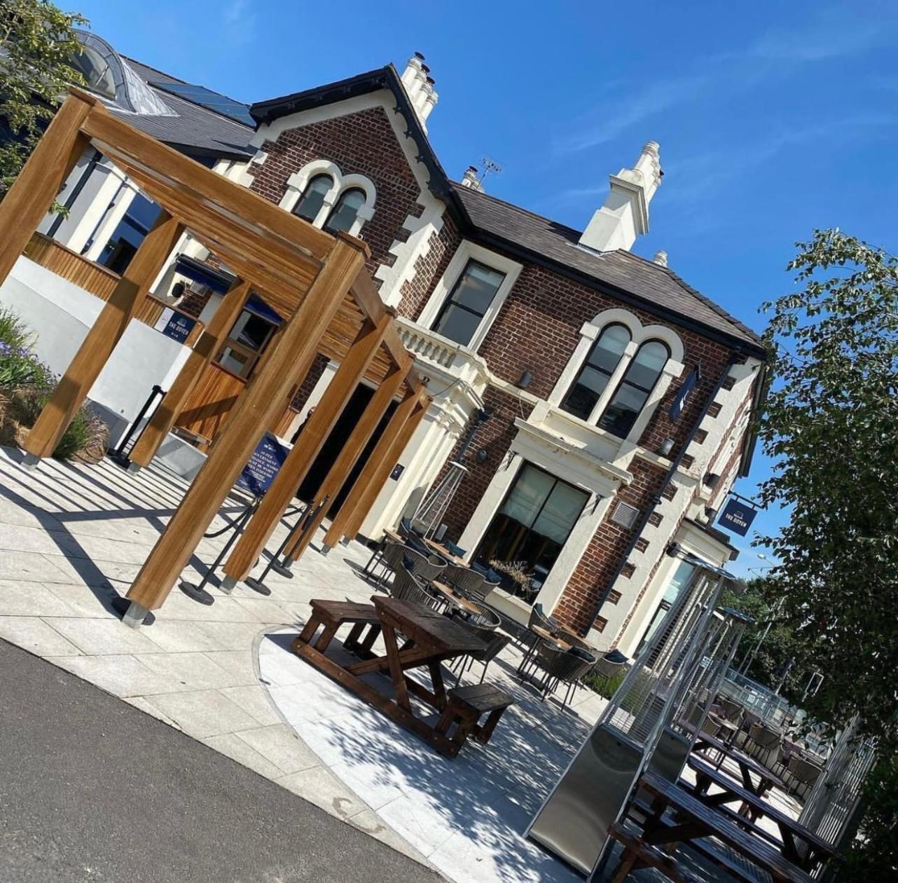 New Lisburn Road Apartment - Free Parking
