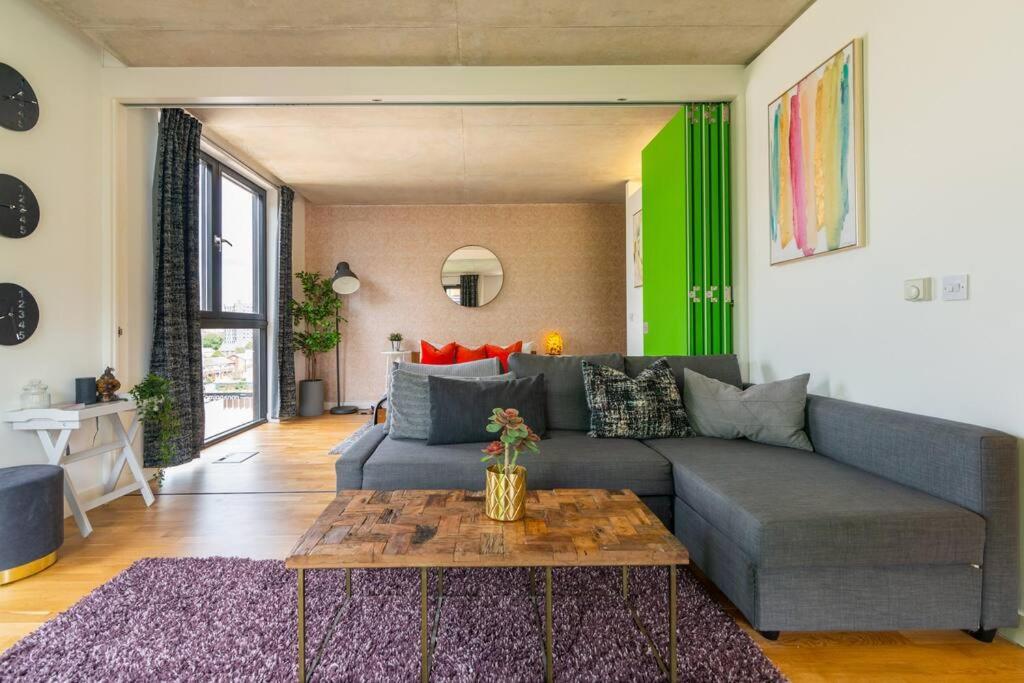 1 Bed Ancoats Canalside Flat City Centre view 5