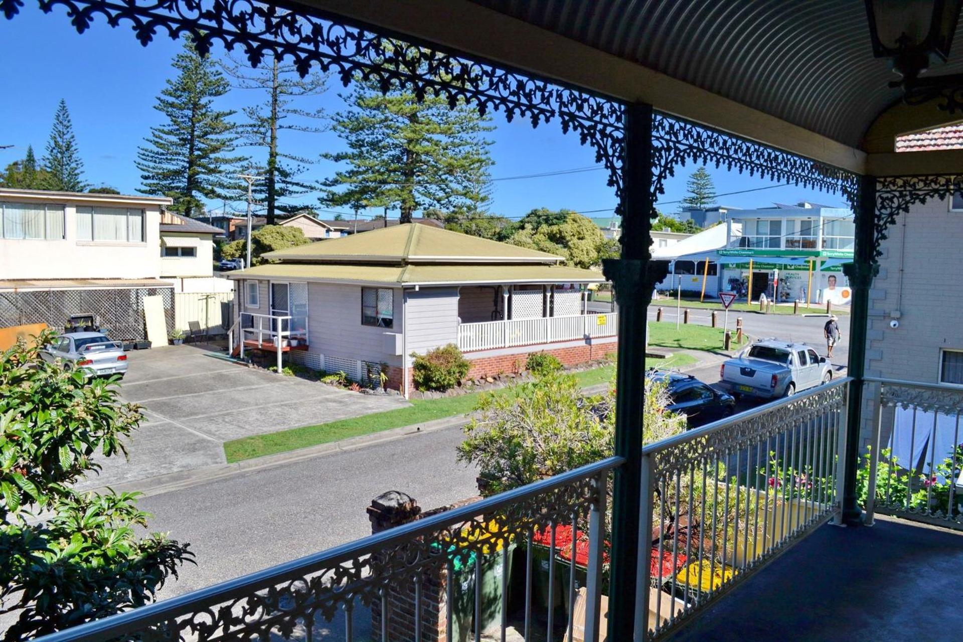 Birchgrove Terrace 1 - Bring your own linen