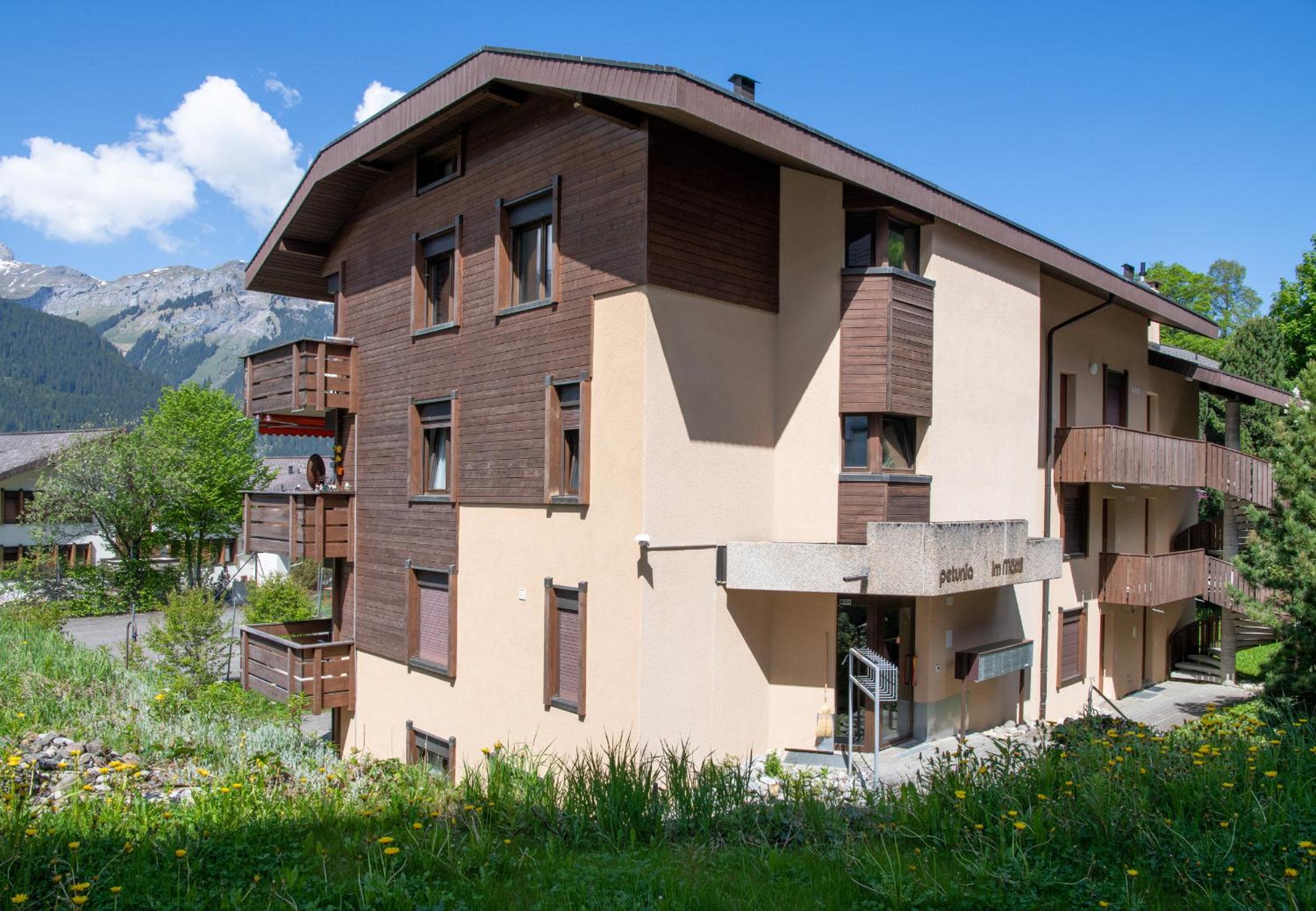 Chalet Petunia