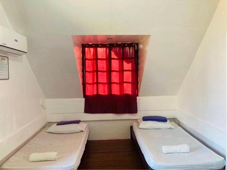 Shat's Guesthouse Siargao near Beach view 3
