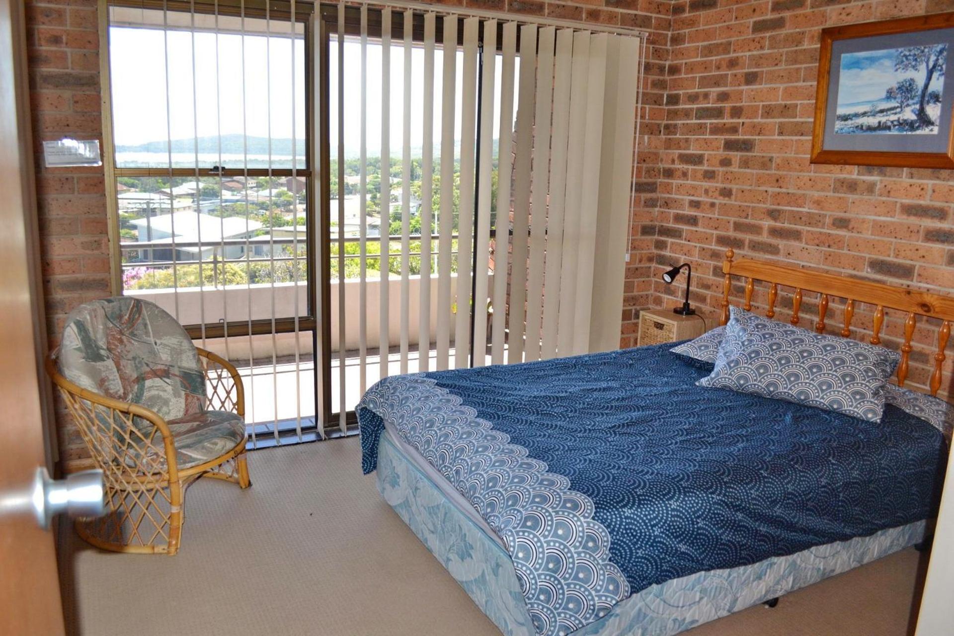 Seaview Townhouse 2 - Bring your own linen. view 4