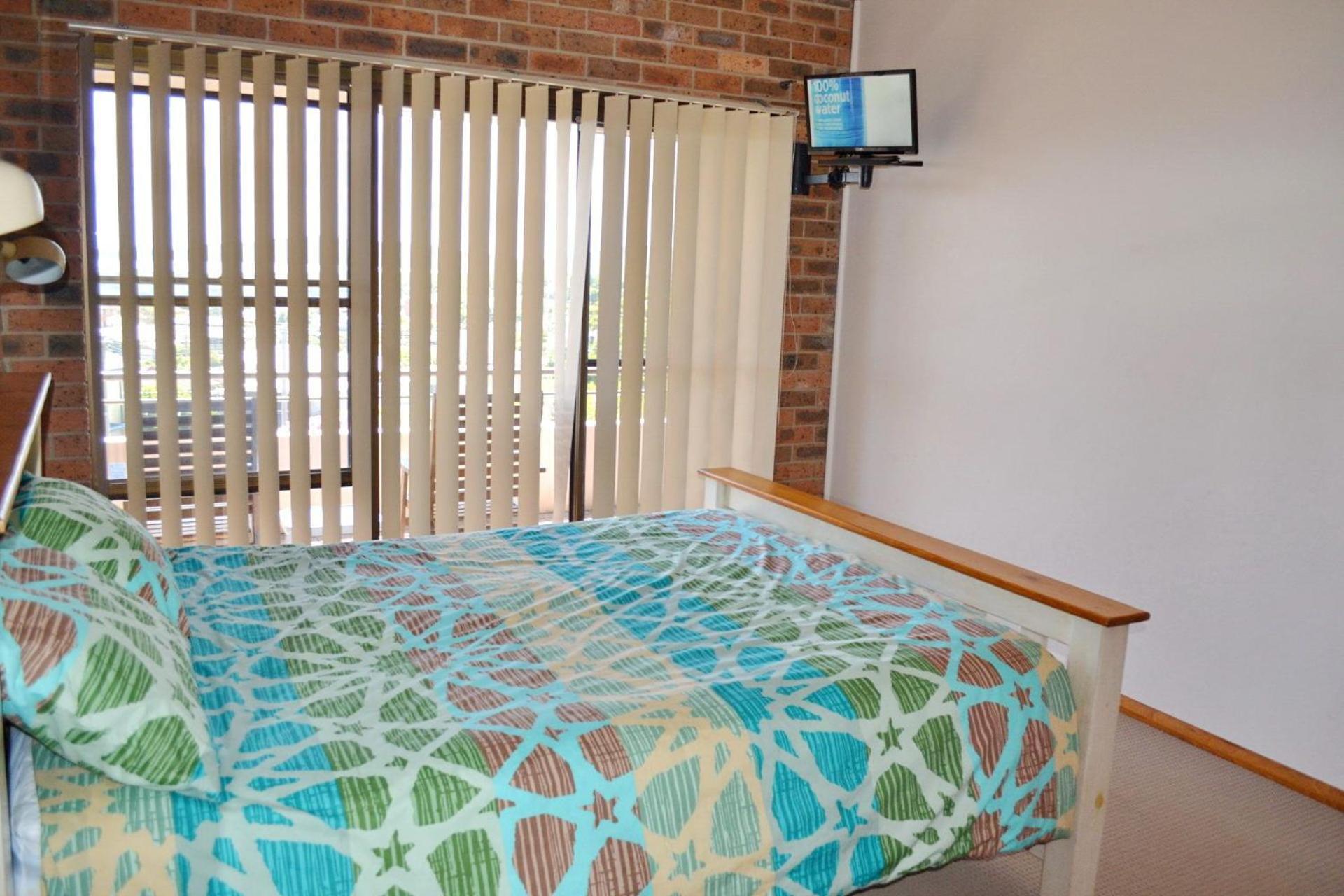 Seaview Townhouse 2 - Bring your own linen. view 3