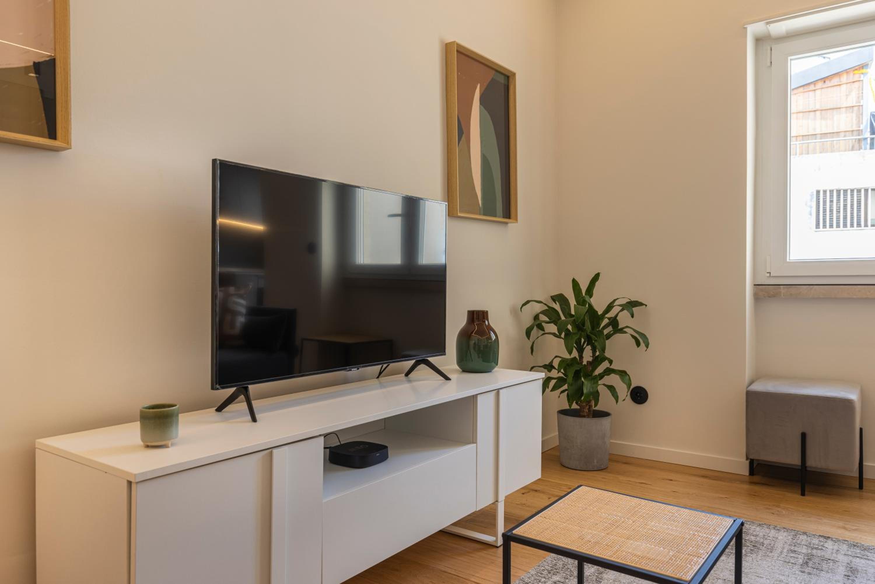 Charming Design Apartment view 3