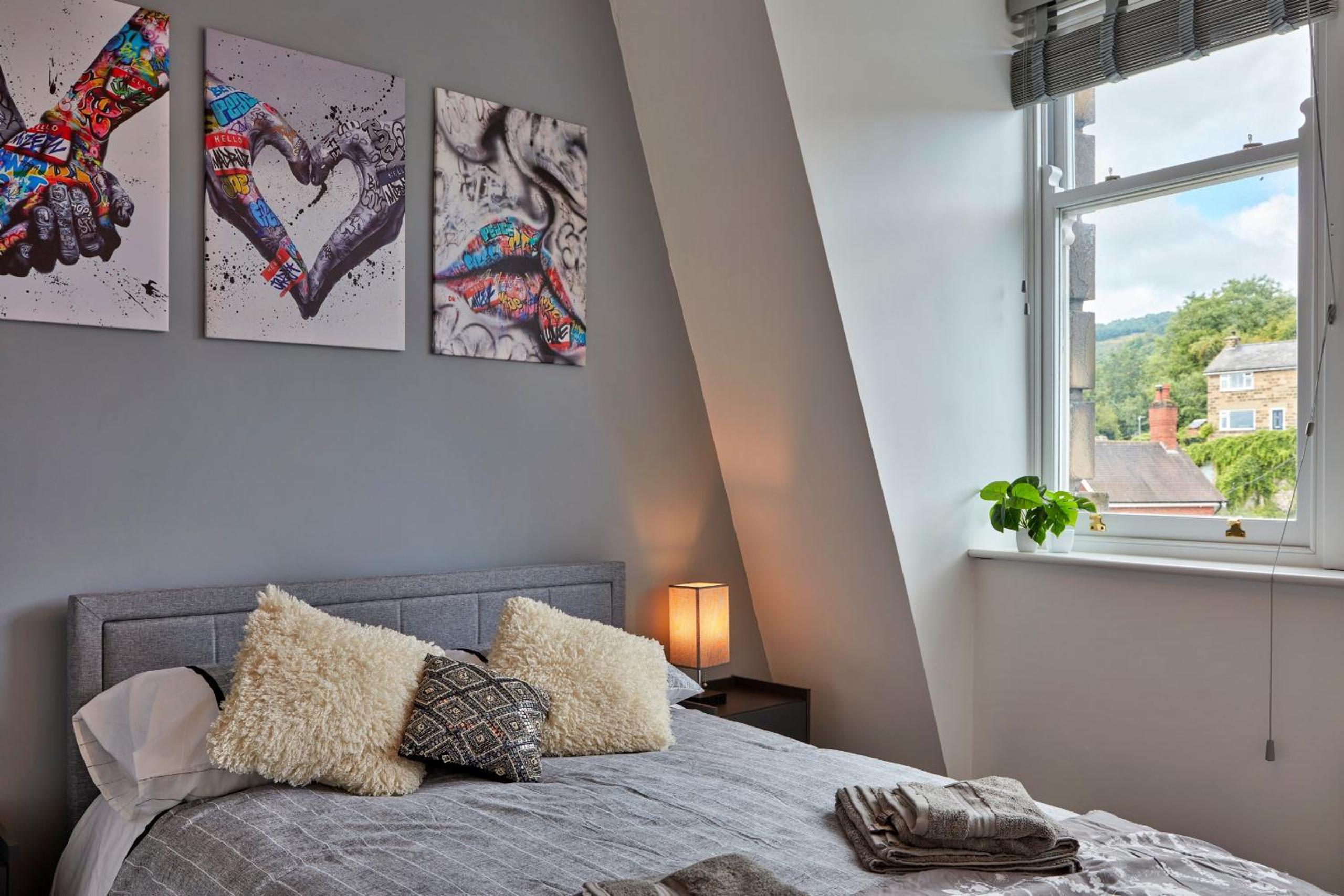 Finest Retreats - Shakys Penthouse view 3