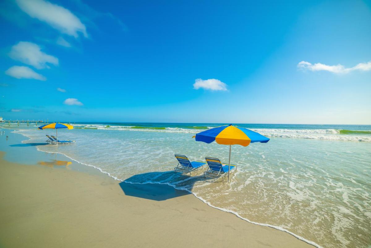 Newly Renovated Oceanfront Studio w/ Balcony - Daytona Beach view 4