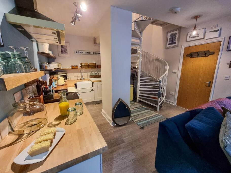 1 Bed Prestwich Duplex Free Parking view 3