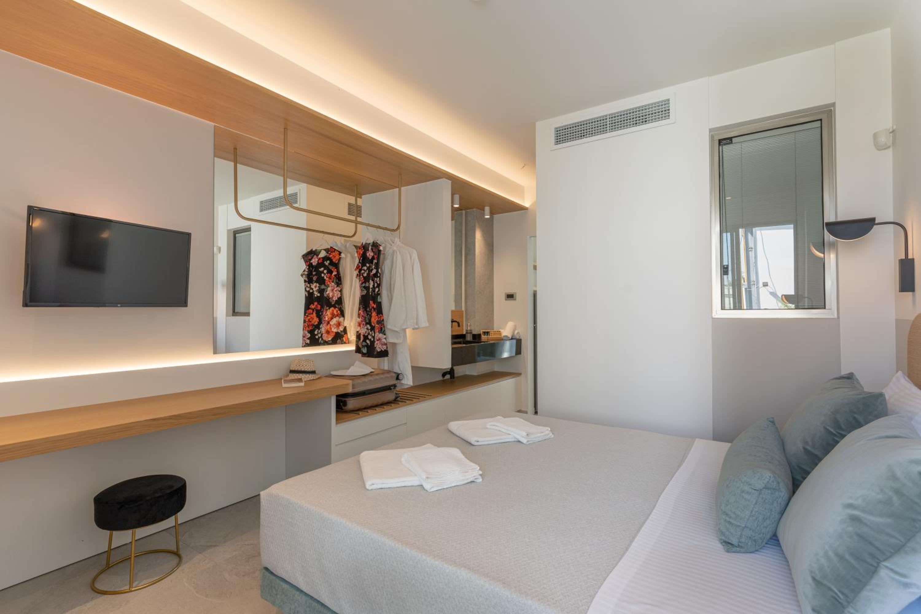 MERA APARTMENTS