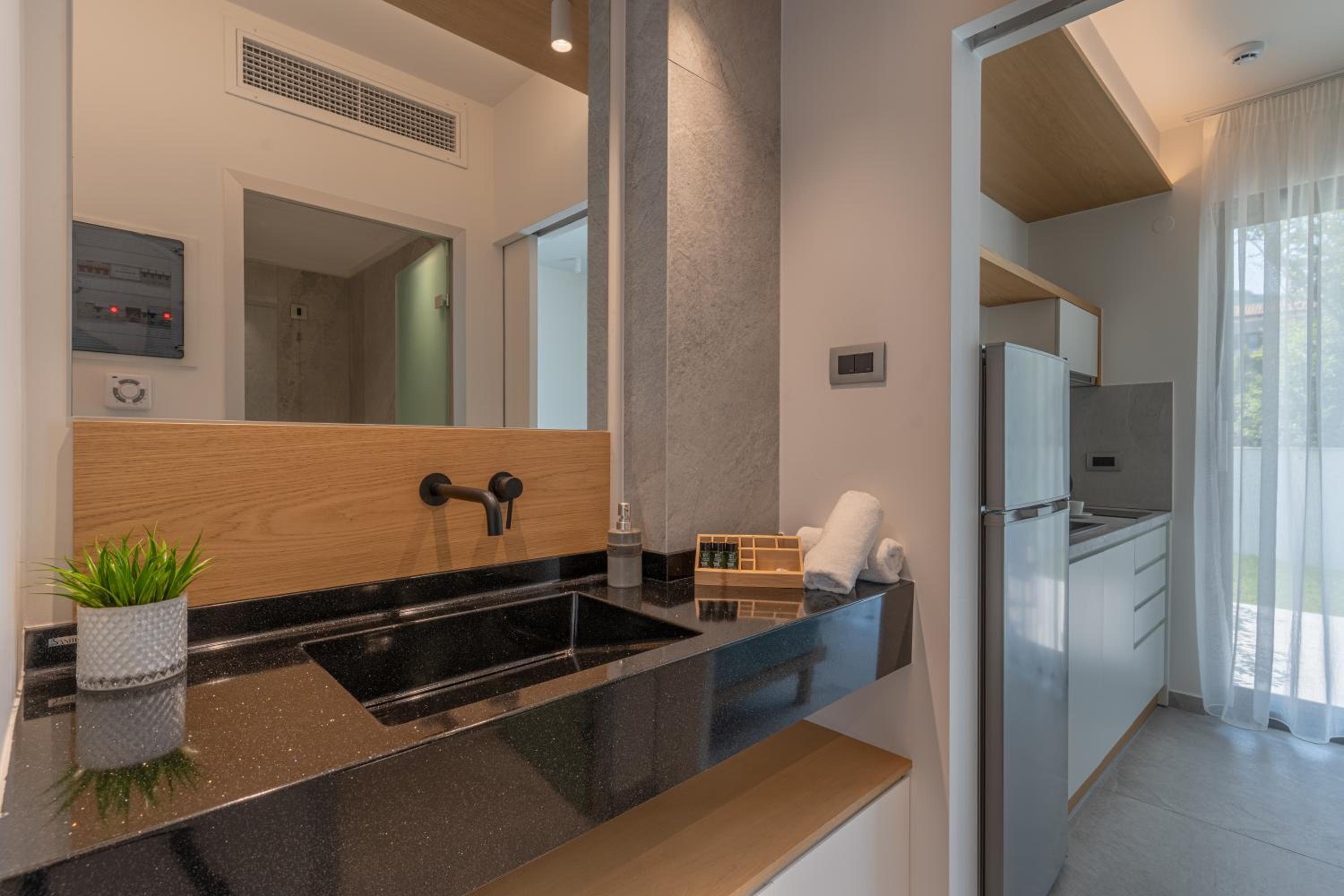 MERA APARTMENTS