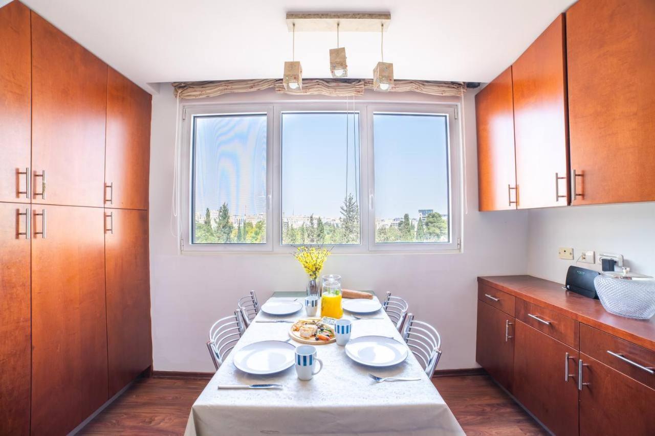 Art Apartment In Mamila - Art & View