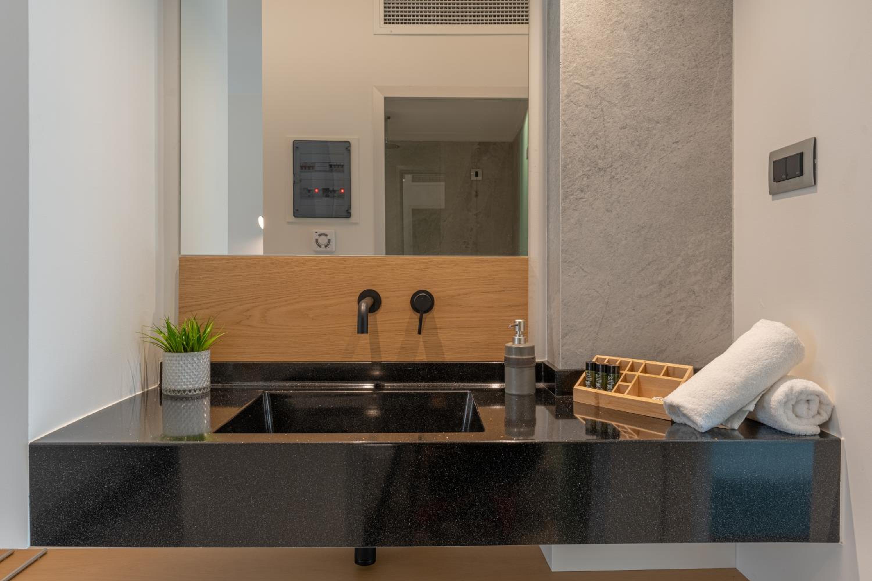 MERA APARTMENTS
