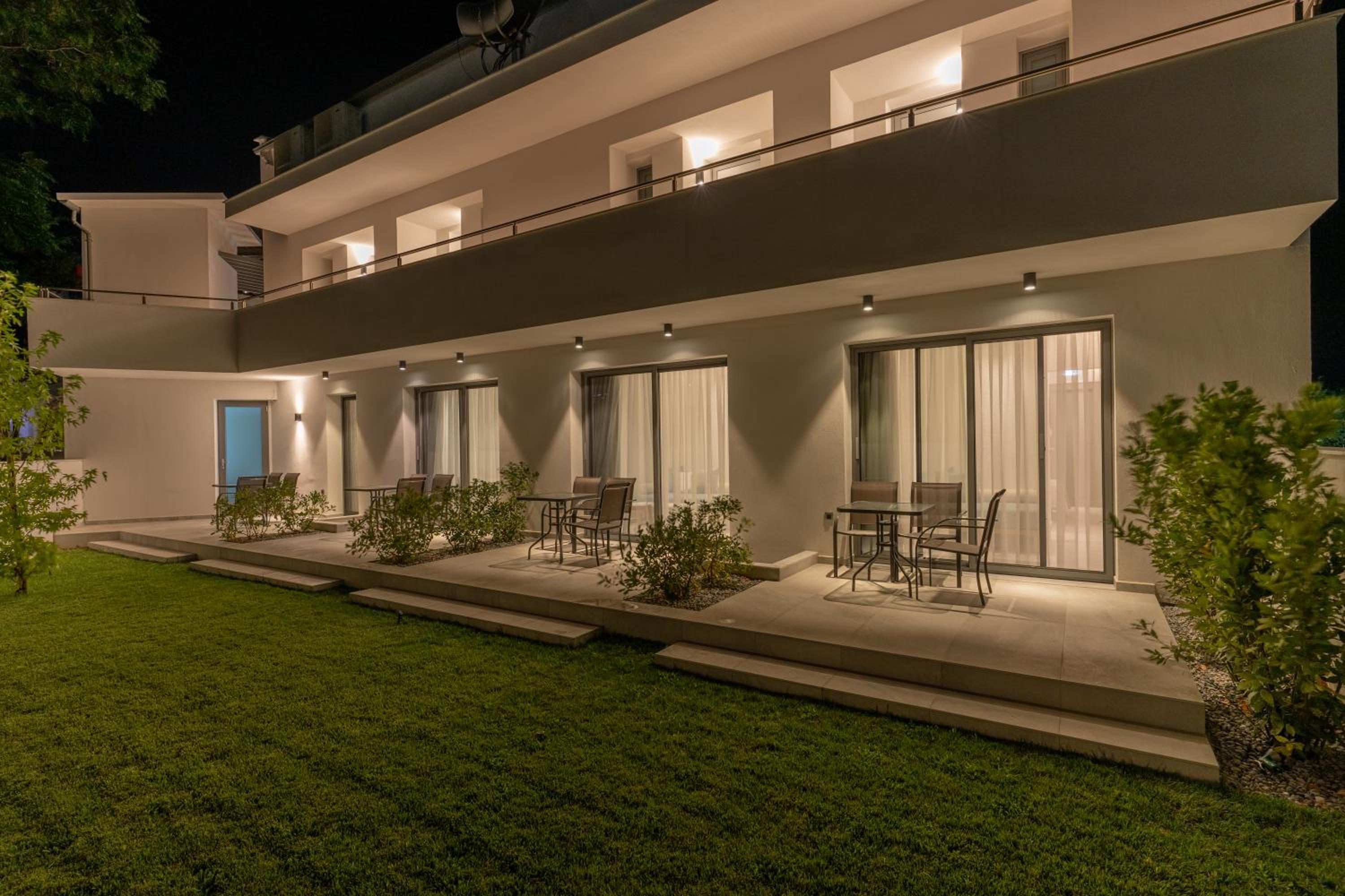 MERA APARTMENTS