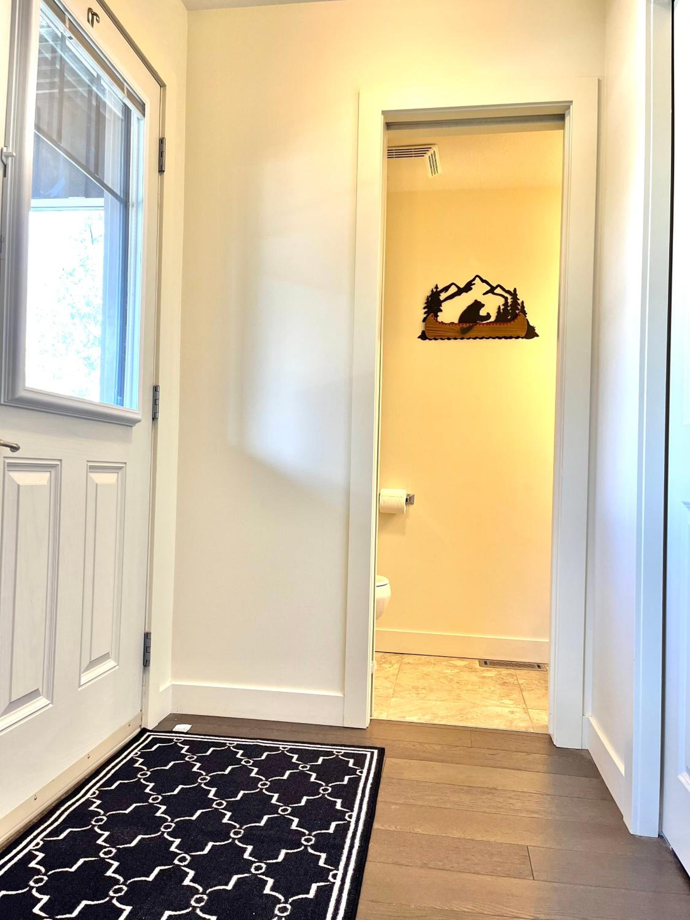 Perfect base Invermere 3bd townhouse mt views with garage