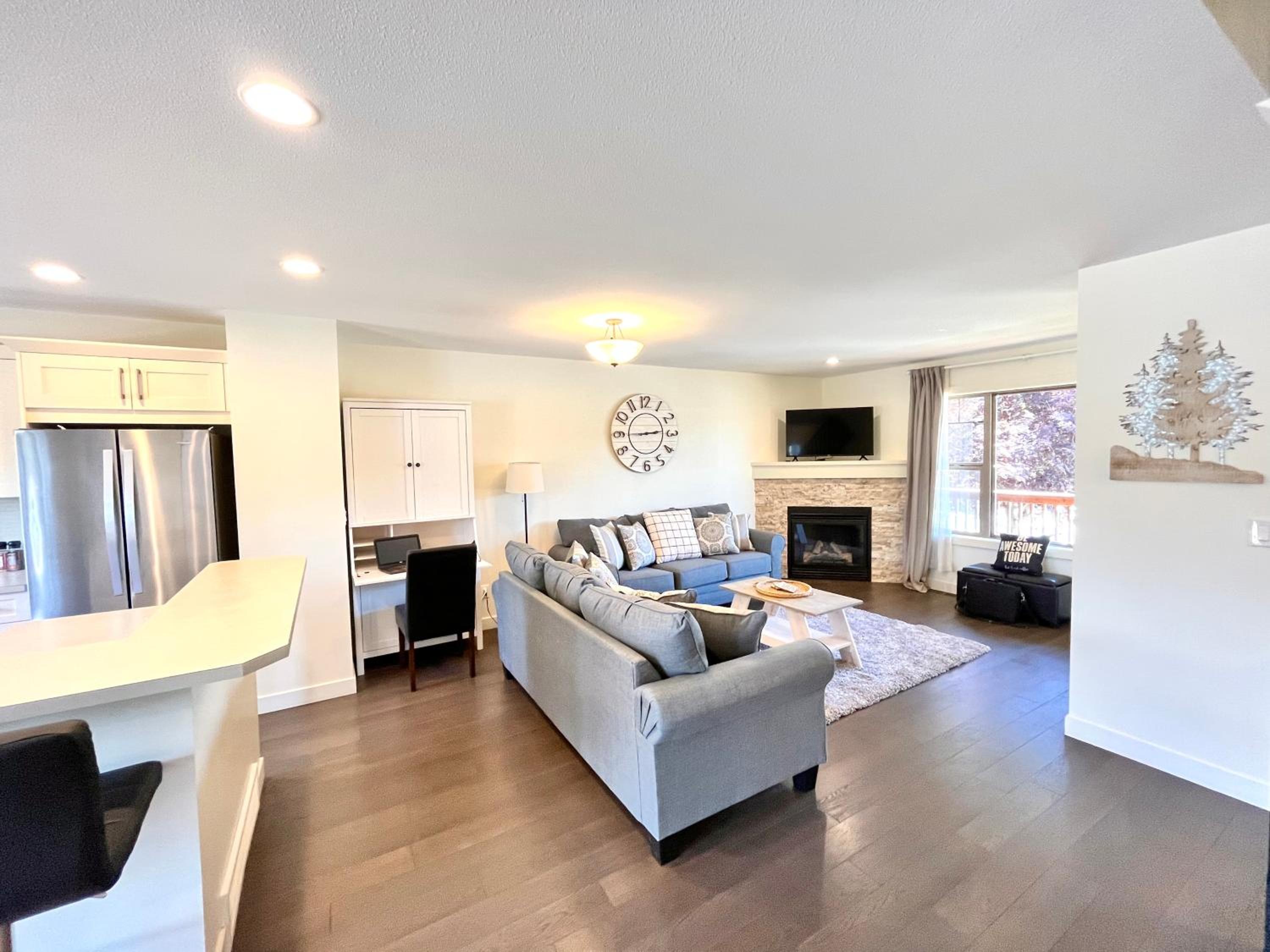 Perfect base Invermere 3bd townhouse mt views with garage