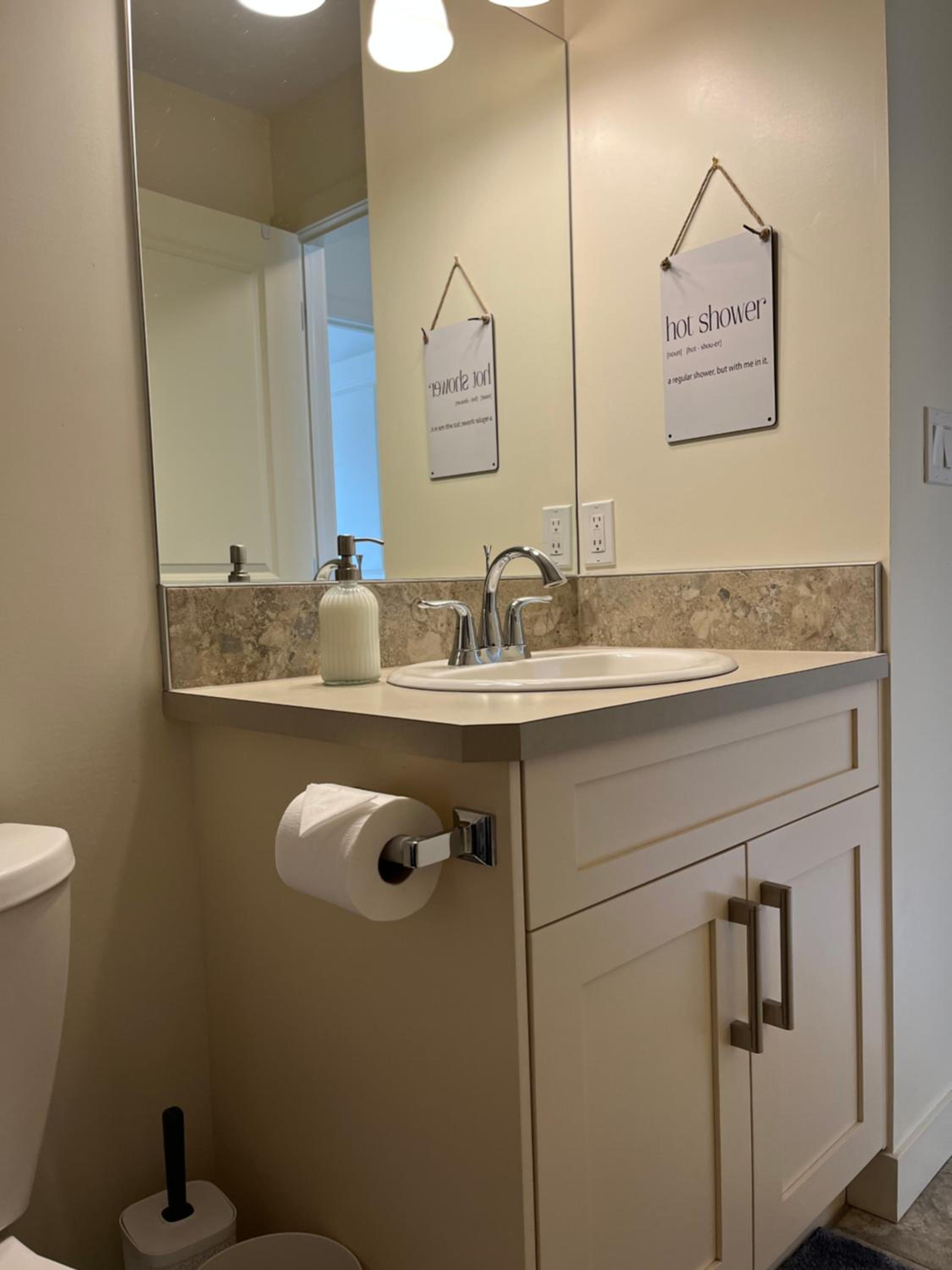 Perfect base Invermere 3bd townhouse mt views with garage