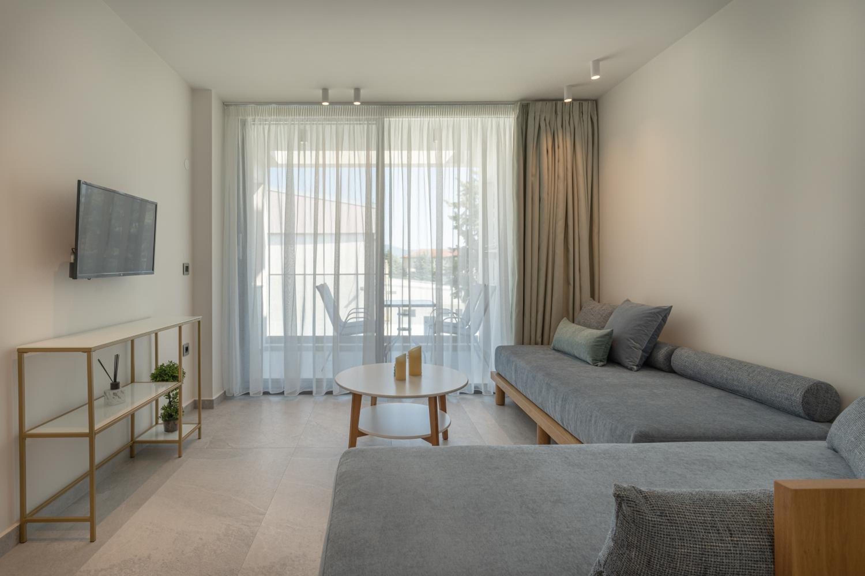 MERA APARTMENTS